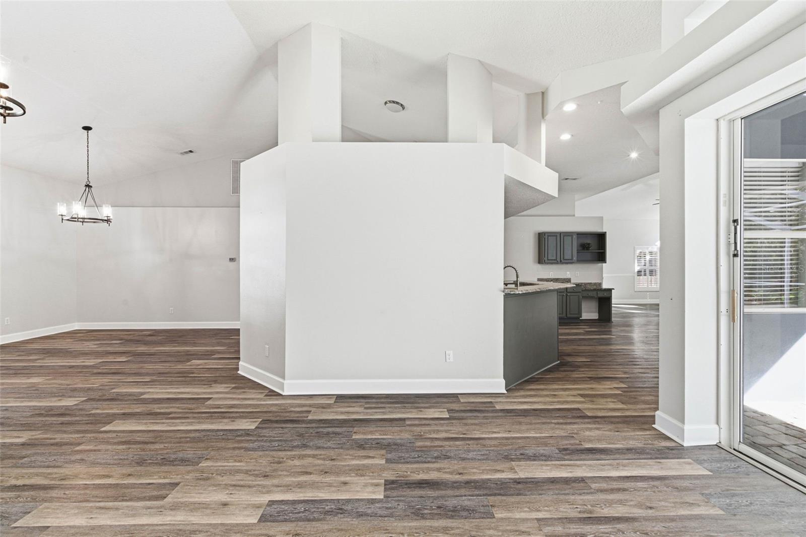 COLONIAL OAKS - Residential