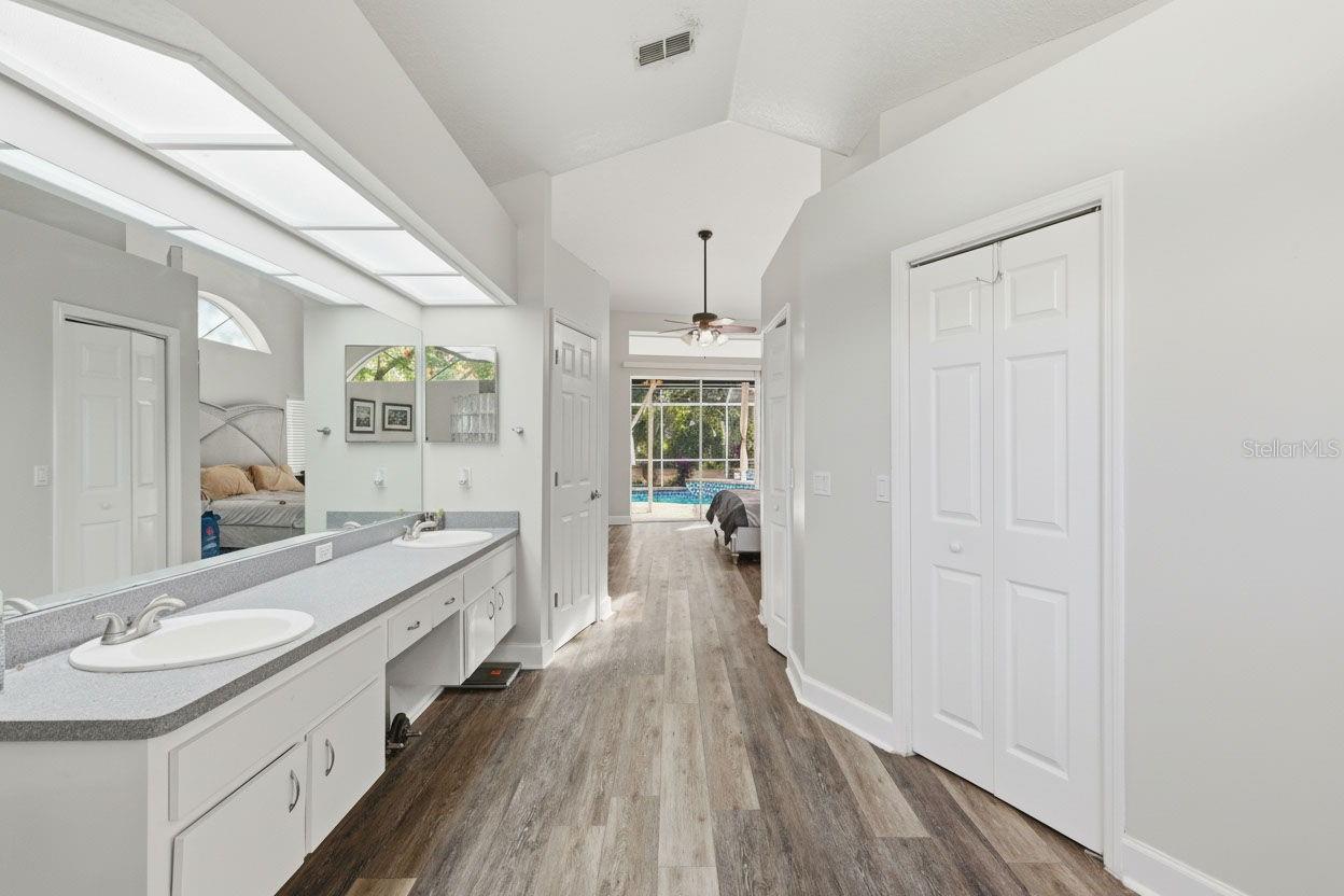 COLONIAL OAKS - Residential