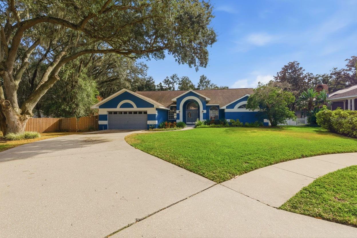 COLONIAL OAKS - Residential