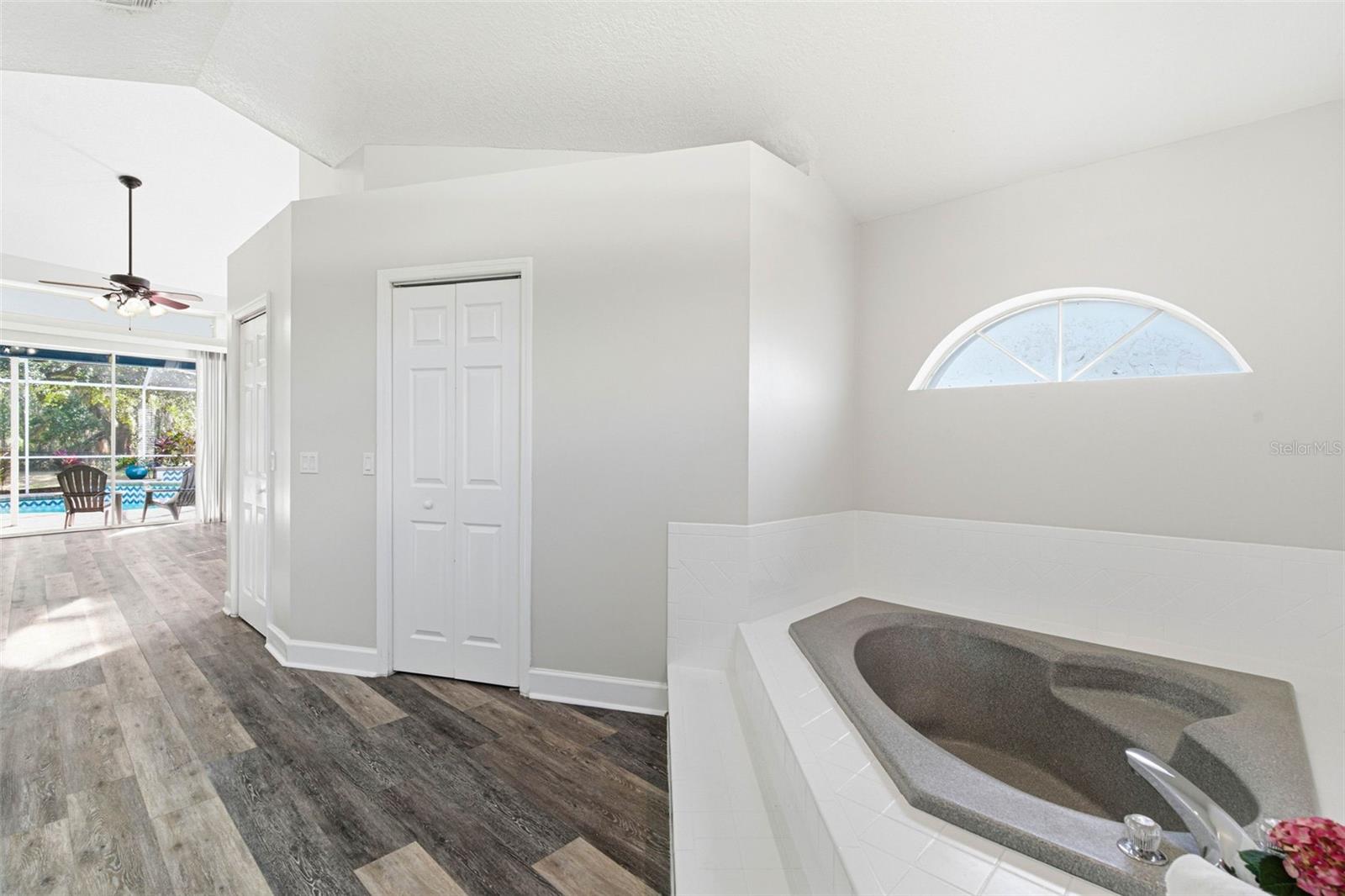 COLONIAL OAKS - Residential