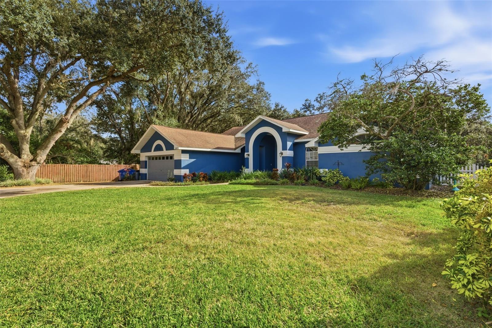 COLONIAL OAKS - Residential