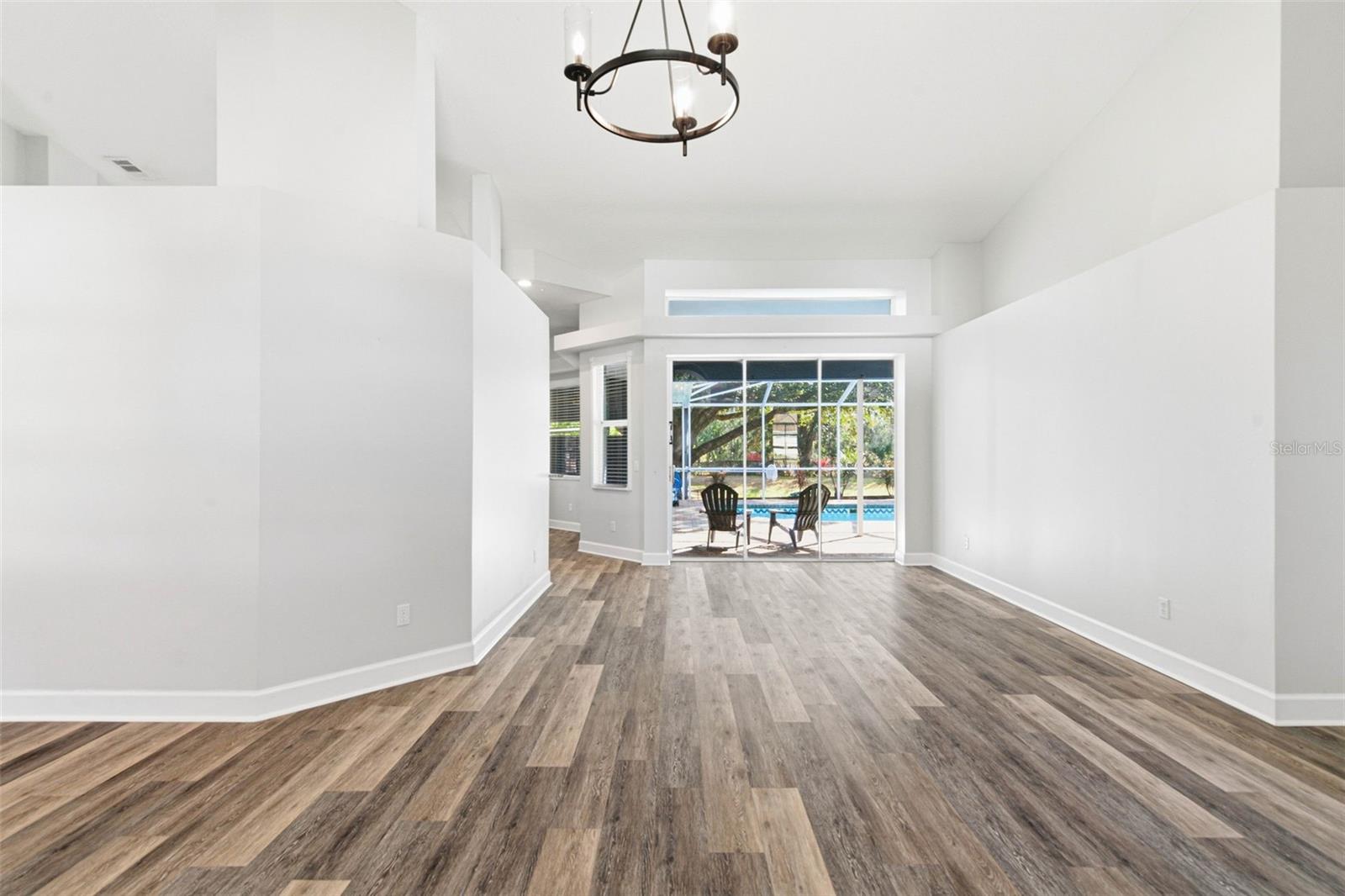 COLONIAL OAKS - Residential