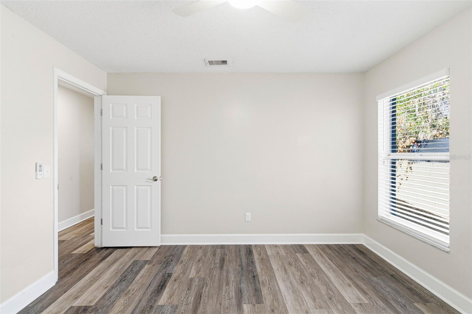 COLONIAL OAKS - Residential