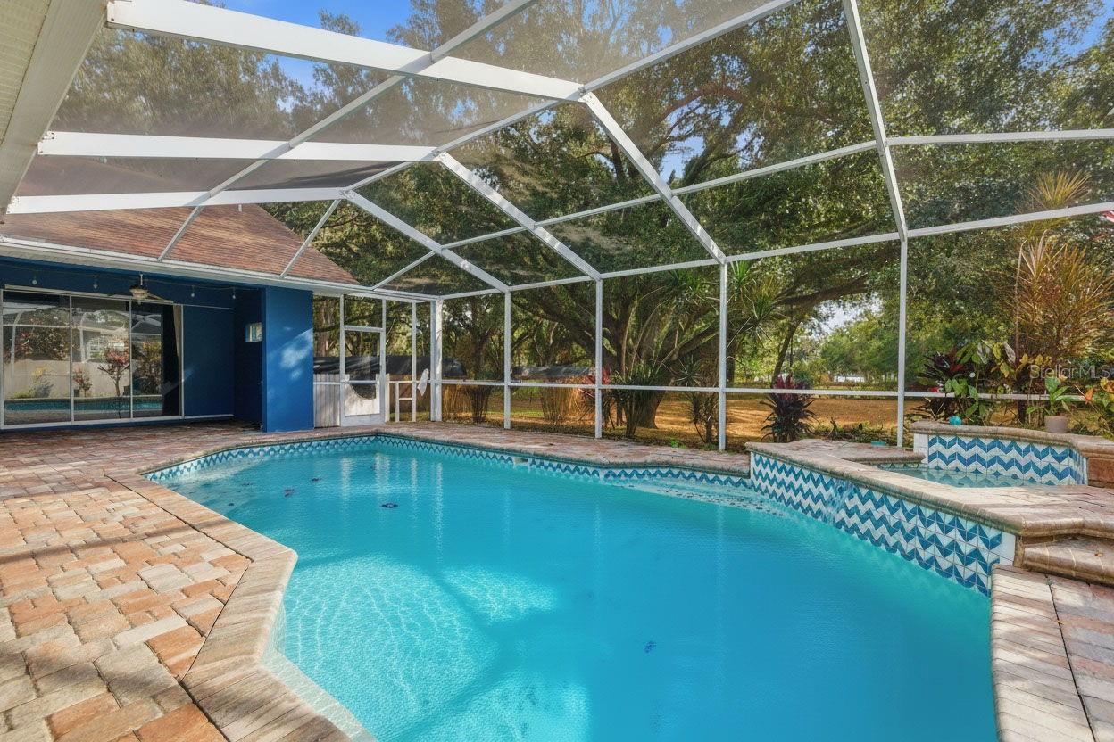 COLONIAL OAKS - Residential