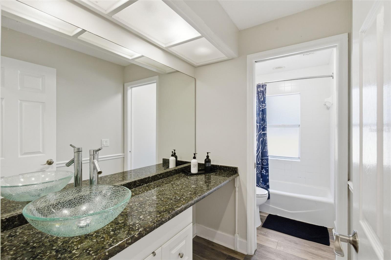 COLONIAL OAKS - Residential