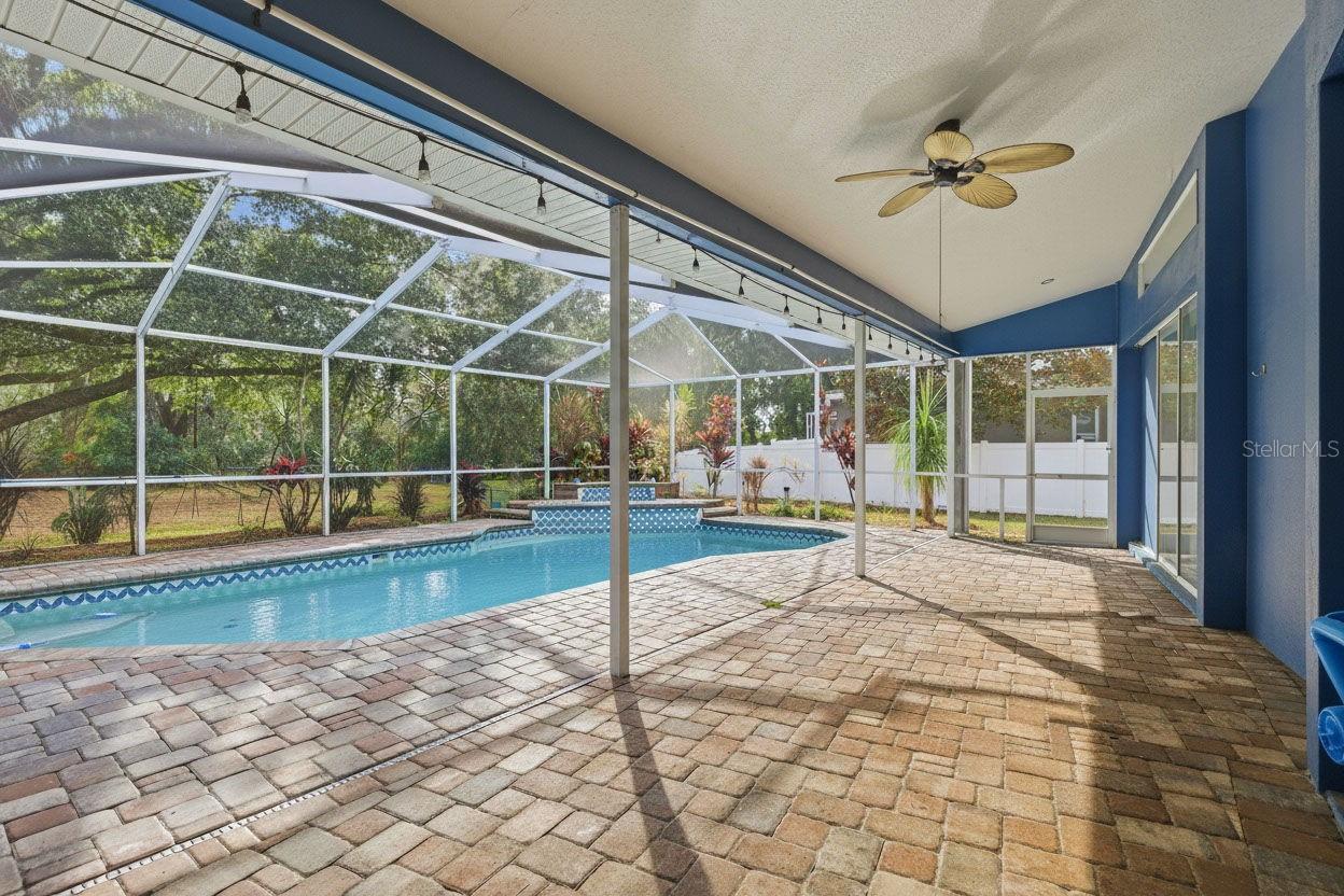 COLONIAL OAKS - Residential