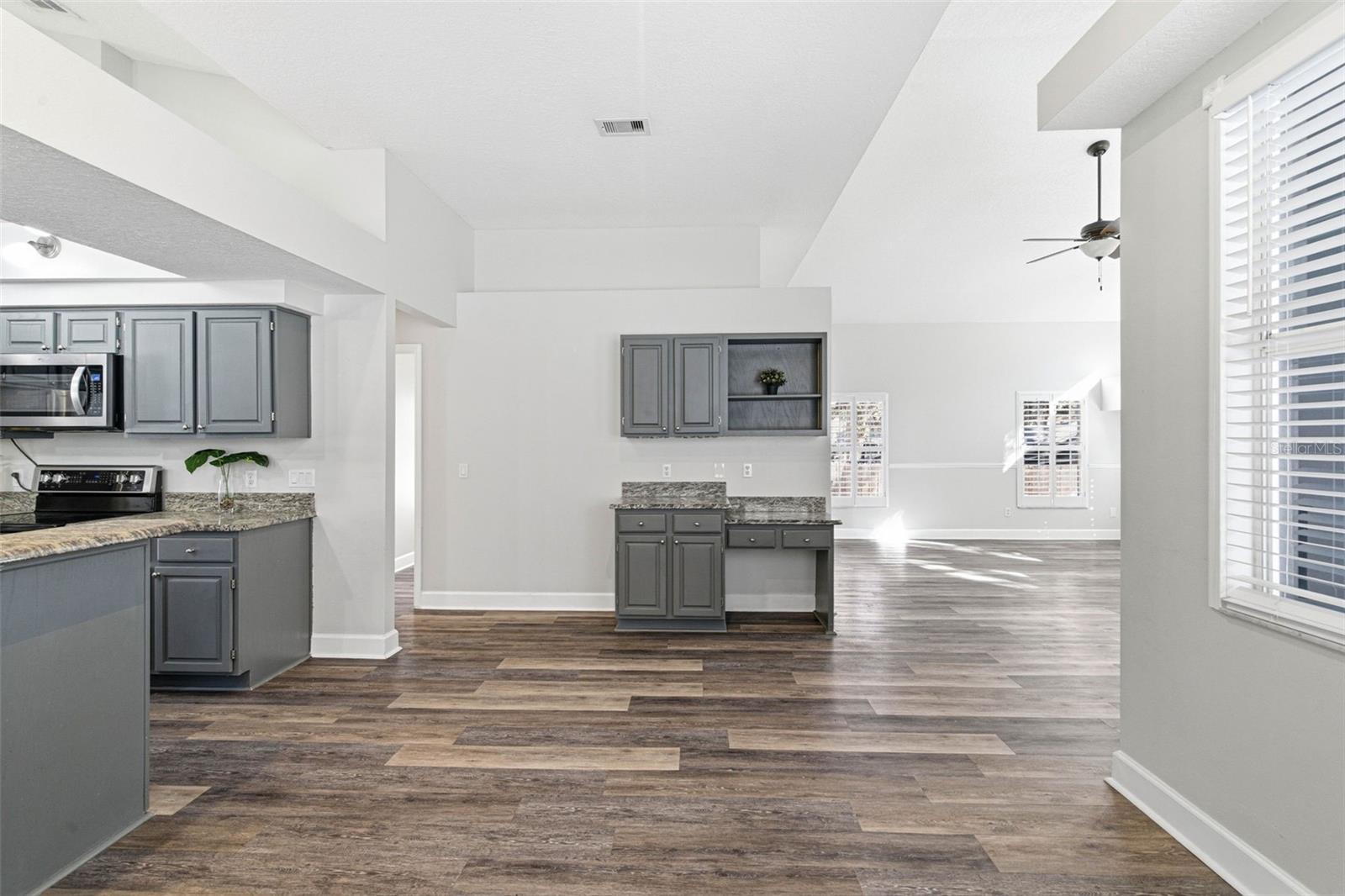 COLONIAL OAKS - Residential