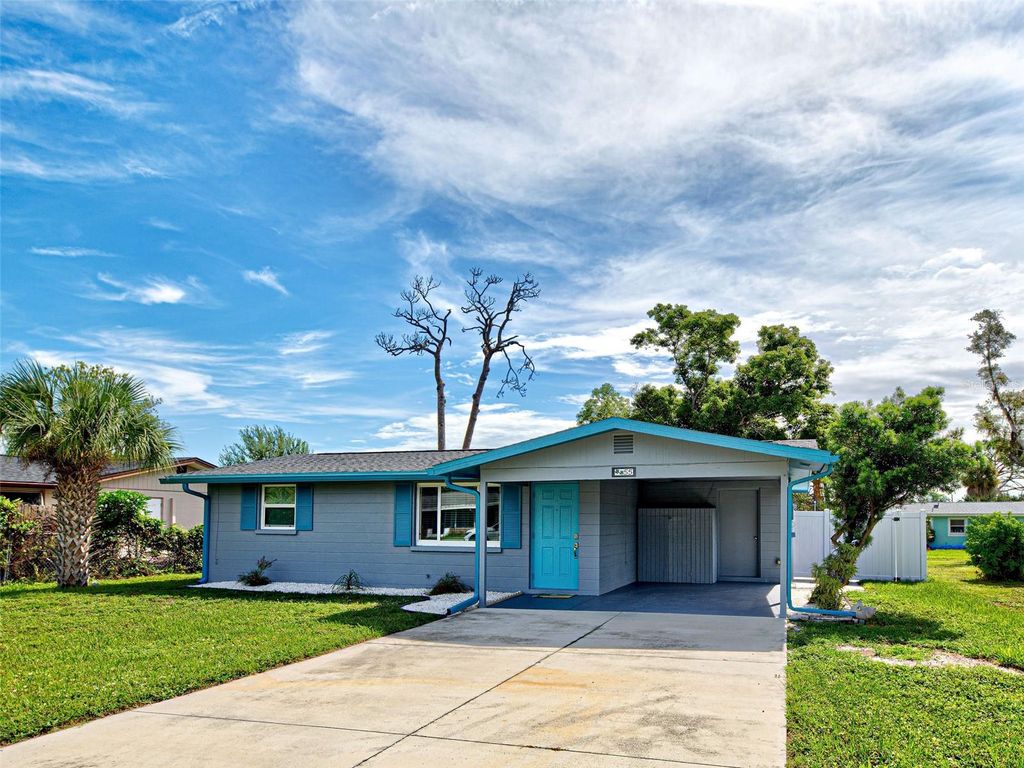 Photo of 55 Warren Avenue, Englewood, FL 34223 (MLS # N6140394)