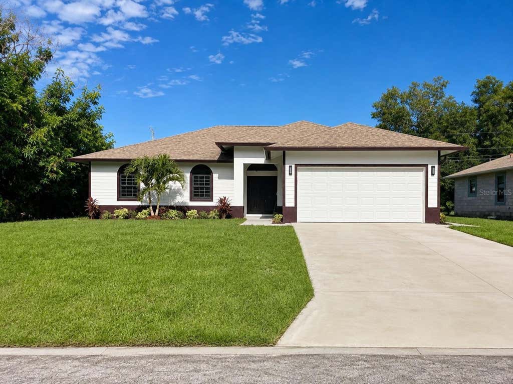 Photo of 2356 30th Avenue SW, Vero Beach, FL 32968 (MLS # K4903706)