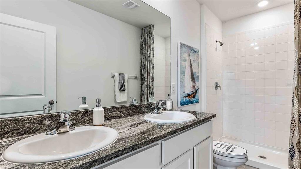 STAR FARMS AT LAKEWOOD RANCH - Residential