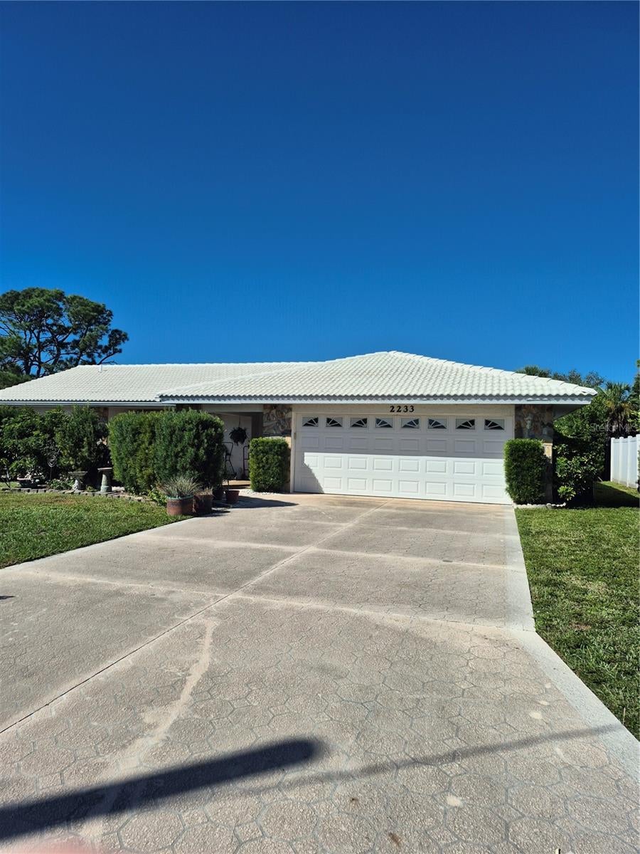 2233 LAKEWOOD TERRACE