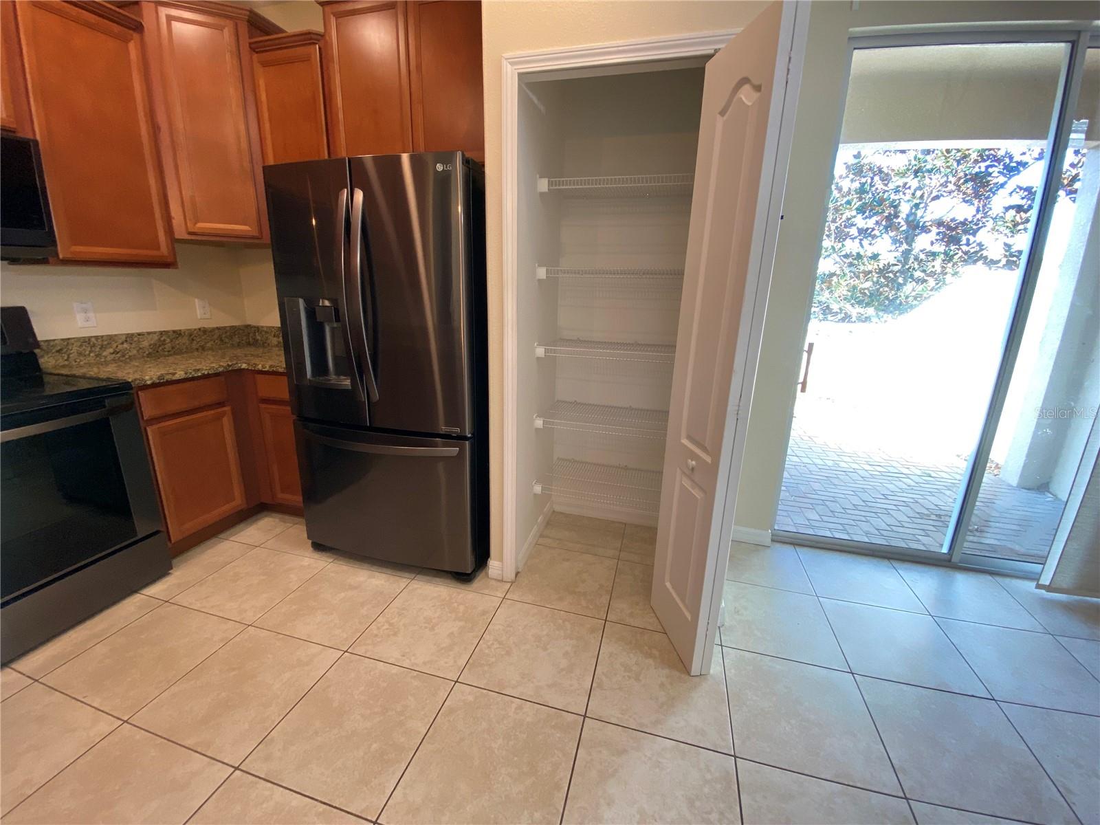 VERANDAH TWNHMS - Residential Lease