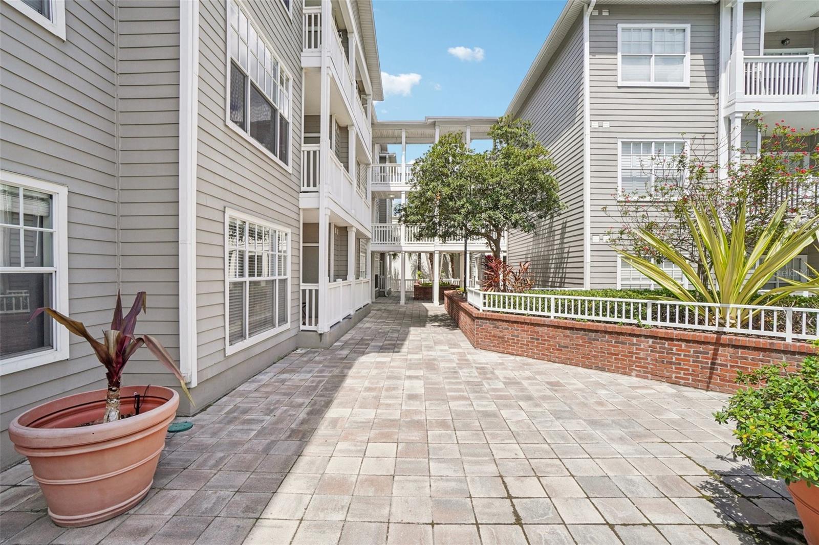 HYDE PARK WALK A CONDO - Residential