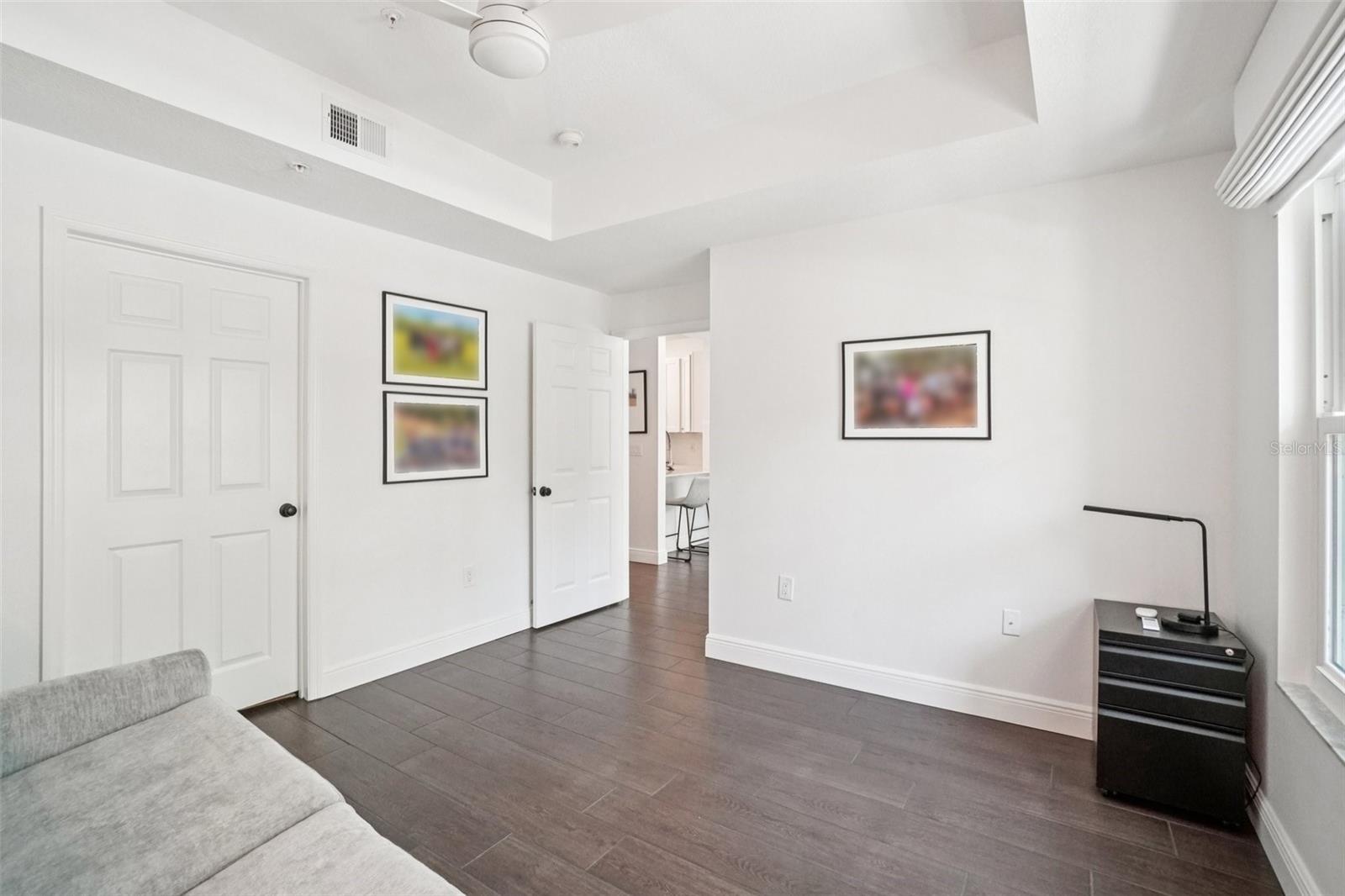 HYDE PARK WALK A CONDO - Residential