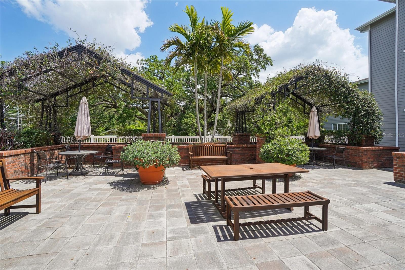 HYDE PARK WALK A CONDO - Residential