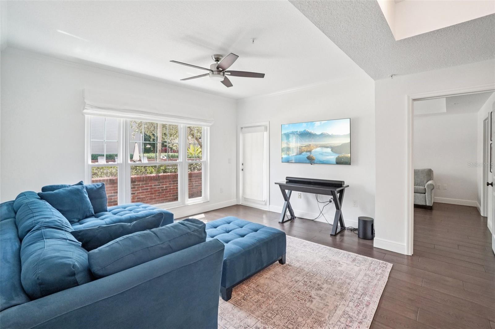 HYDE PARK WALK A CONDO - Residential