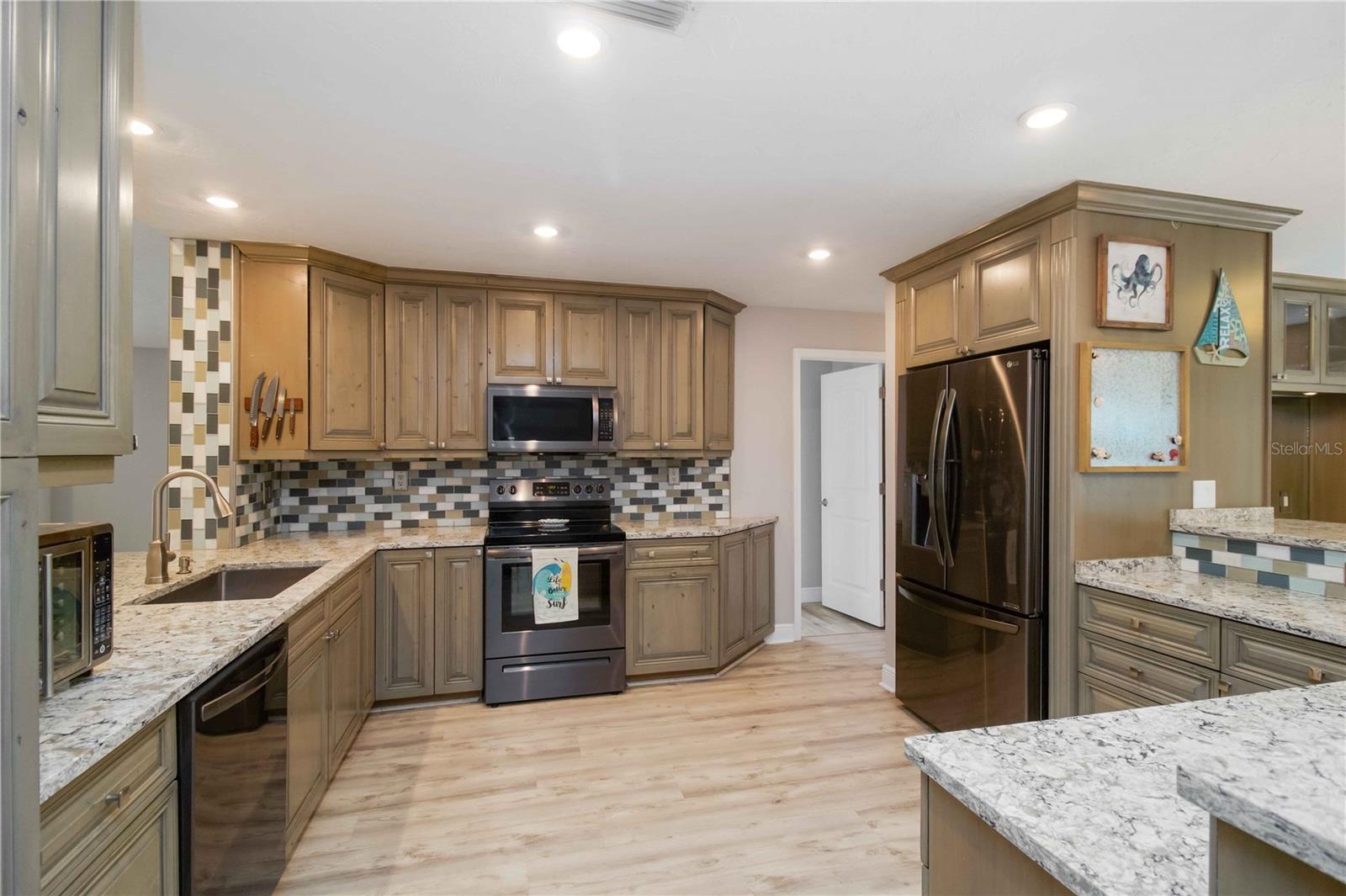 BONNIE LYNN ESTATES - Residential