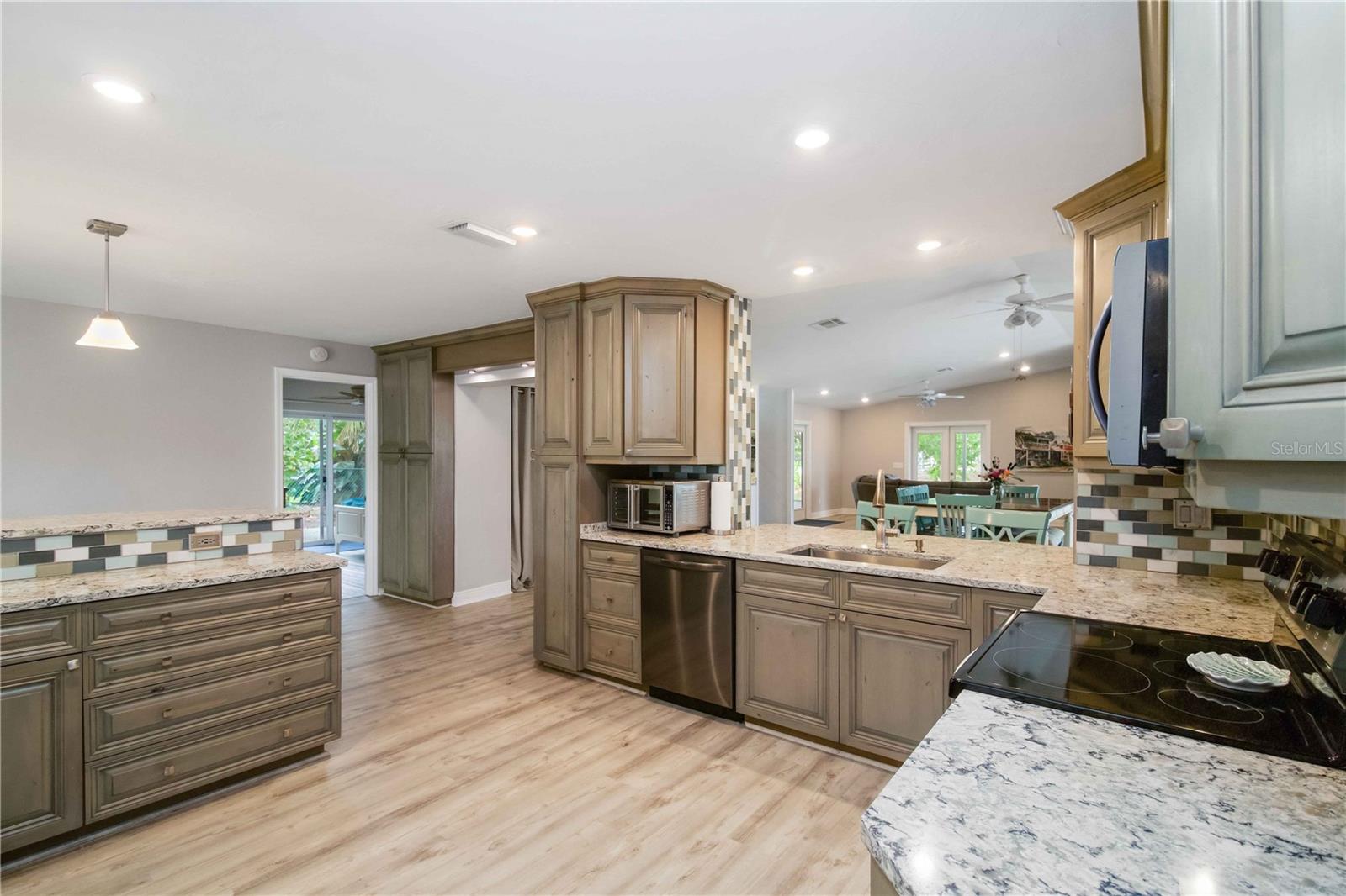 BONNIE LYNN ESTATES - Residential