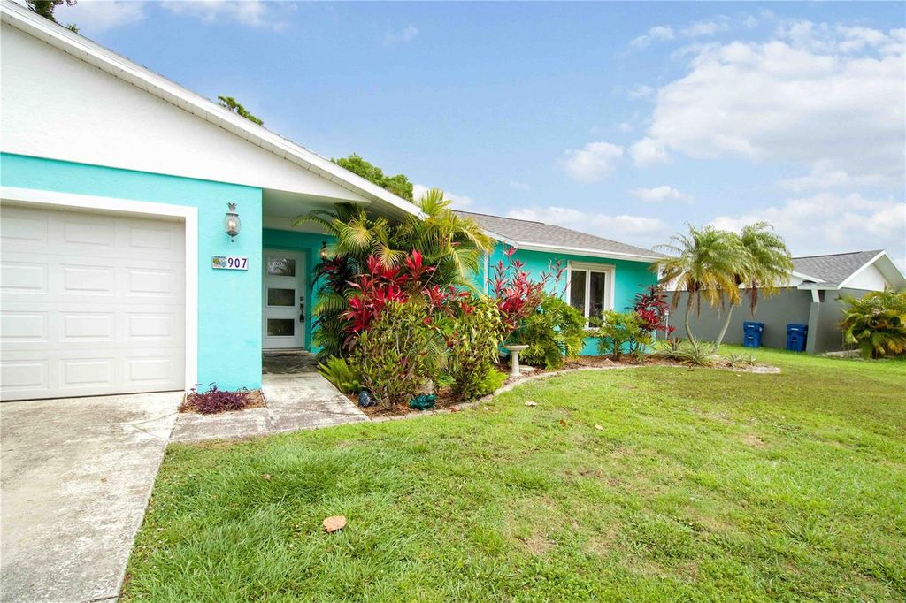 Photo of 907 69th Street NW, Bradenton, FL 34209 (MLS # A4688823)