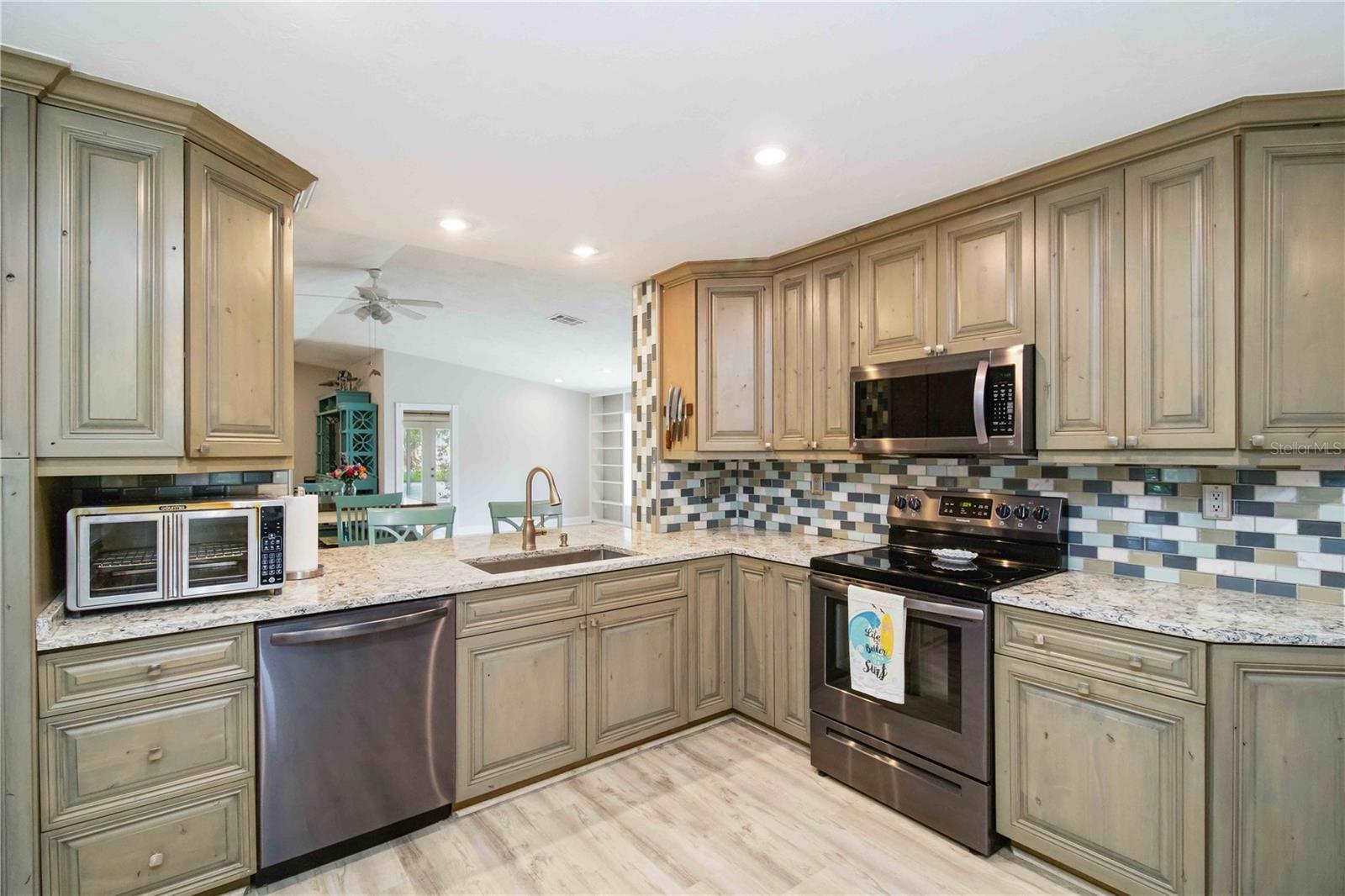 BONNIE LYNN ESTATES - Residential