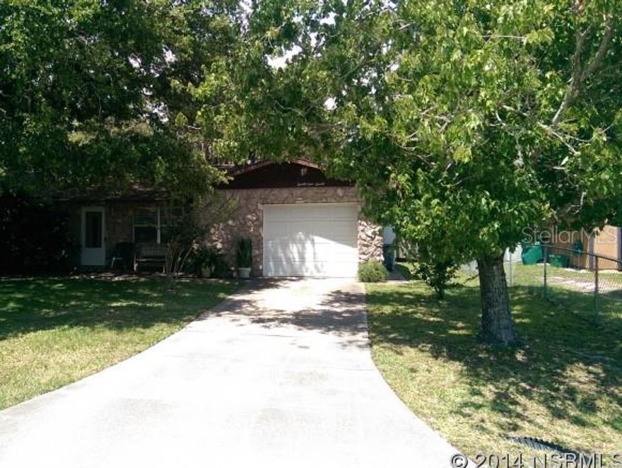 First time on the market, well maintained three bedroom two bathroom block construction home. Over sized single car garage makes for an excellent workshop. Screened in back porch to enjoy your beautiful backyard from. Lots of closets for storage throughout the home. Large stone fireplace in living room makes the home feel cozy. ;Water: City