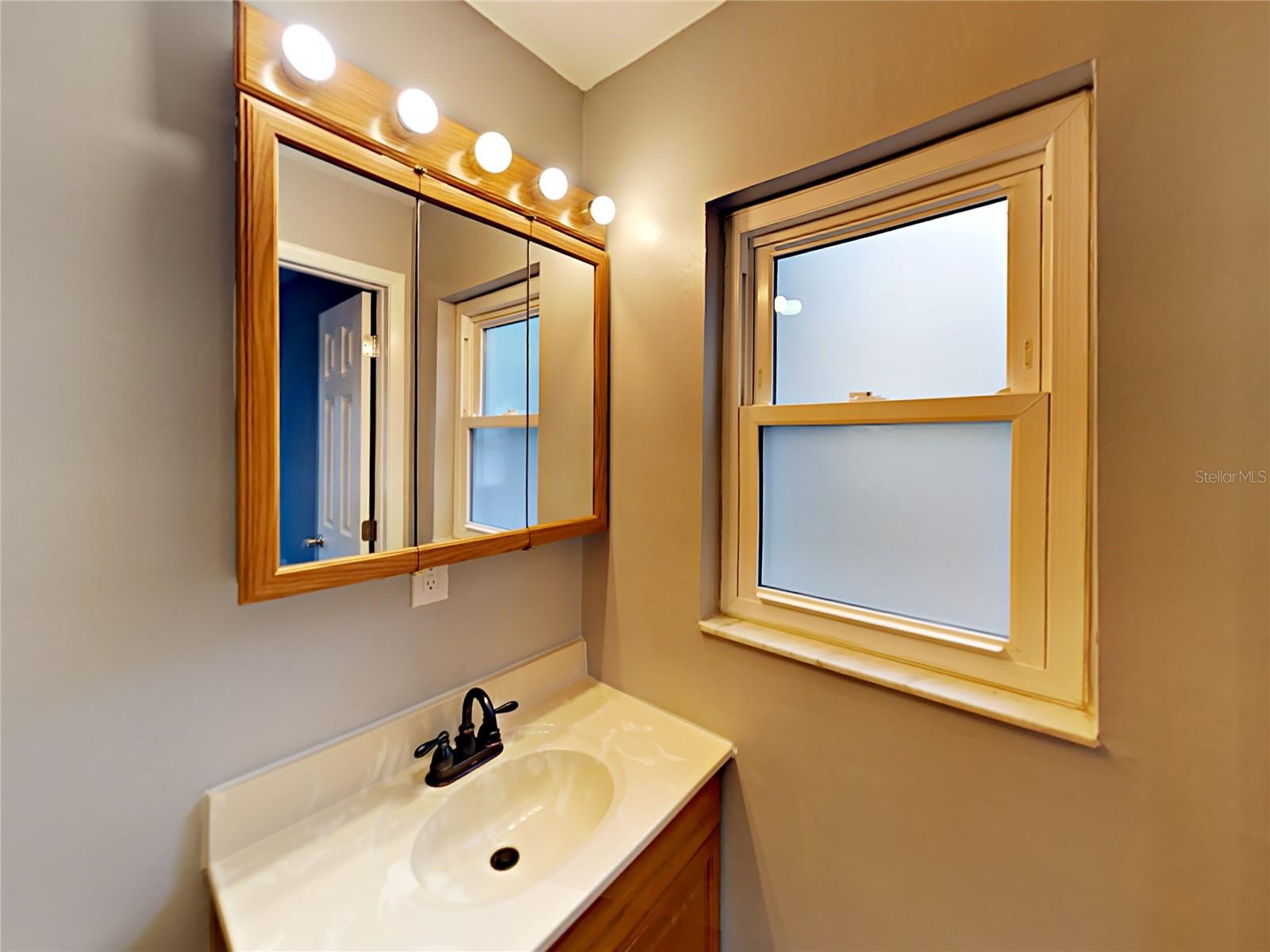 TRENTWOOD MANOR - Residential Lease