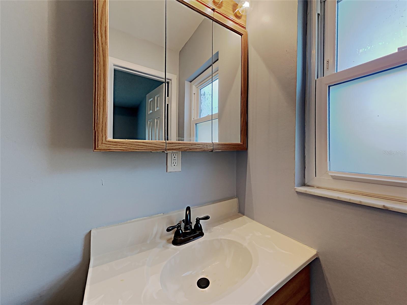 TRENTWOOD MANOR - Residential Lease