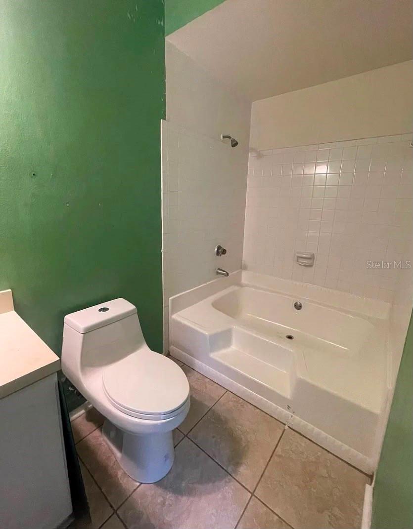 THE LANDINGS OF TAMPA A CONDOM - Residential