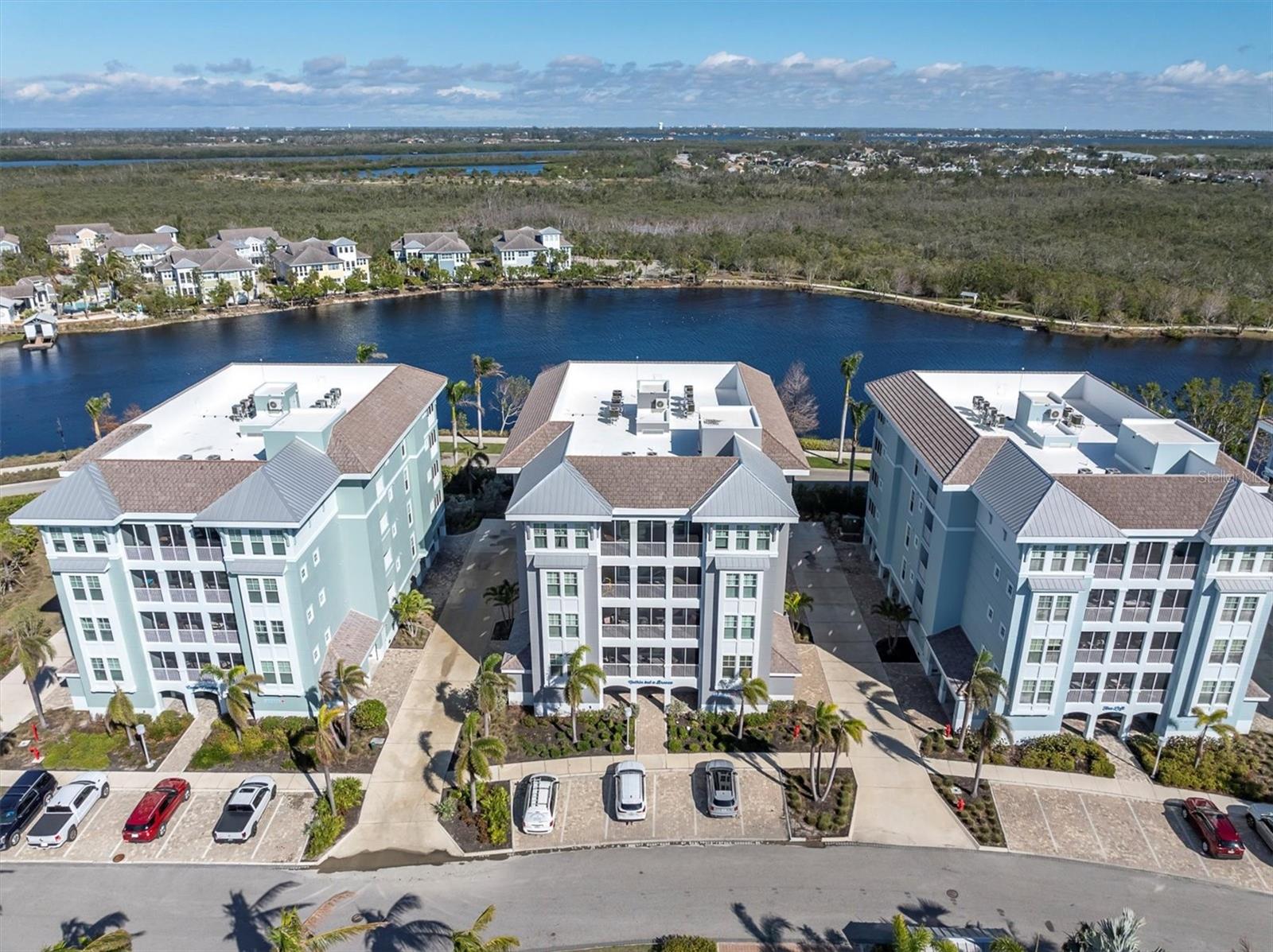 383 ARUBA CIRCLE 102