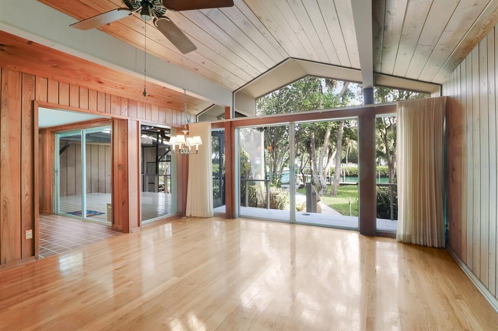 HIDDEN HARBOR - Residential