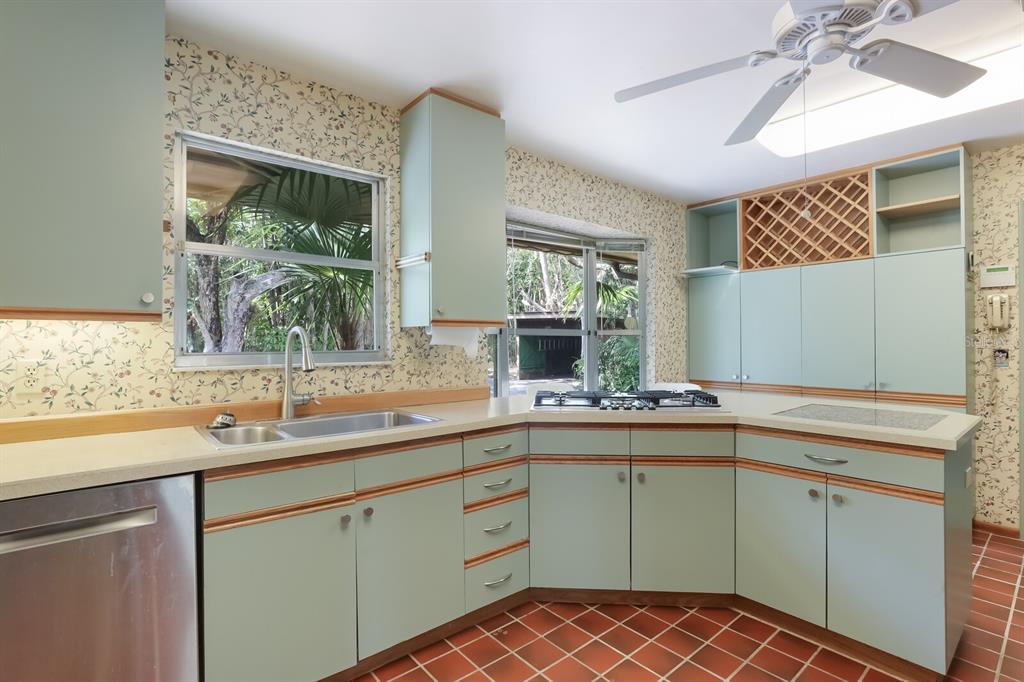 HIDDEN HARBOR - Residential