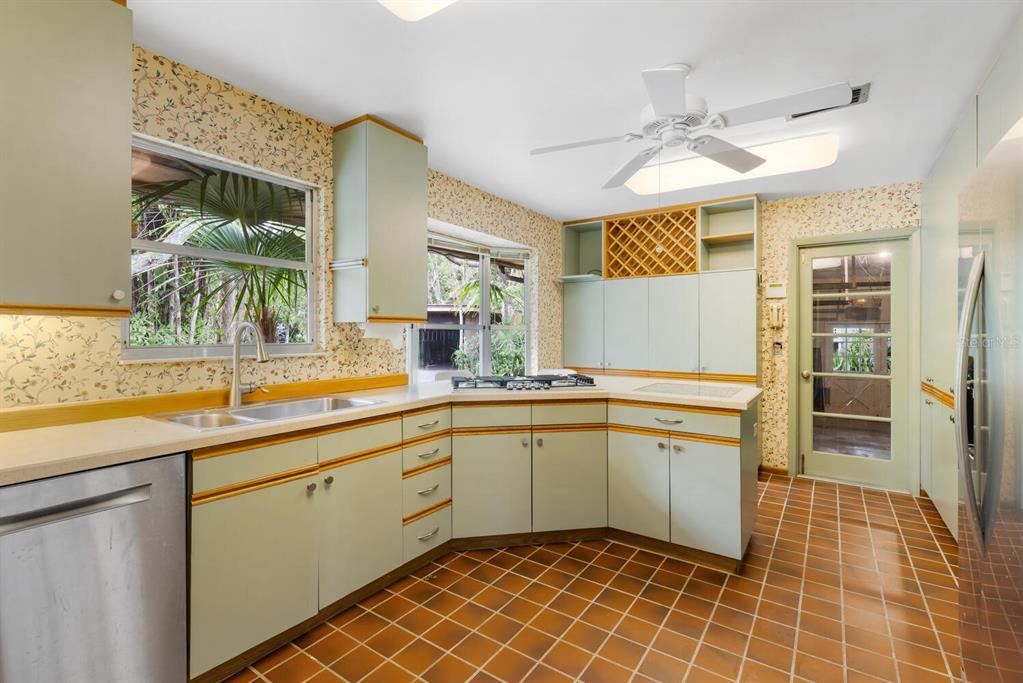 HIDDEN HARBOR - Residential