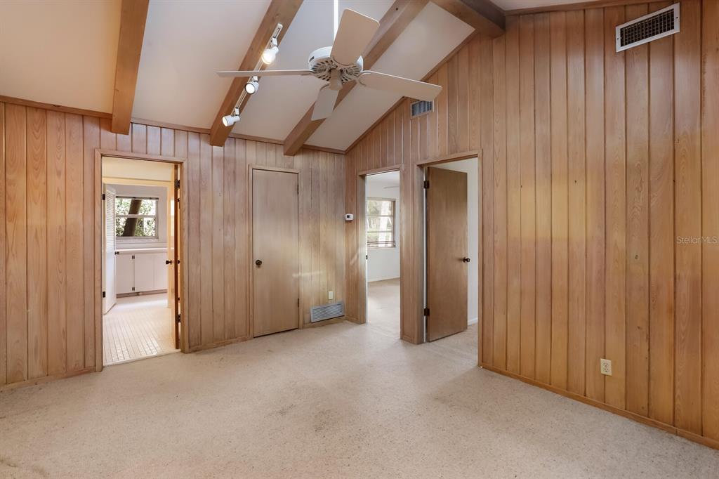 HIDDEN HARBOR - Residential