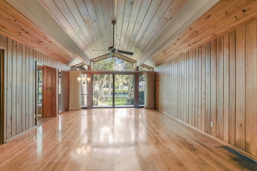 HIDDEN HARBOR - Residential