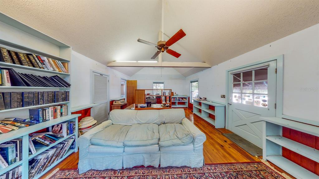 HIDDEN HARBOR - Residential