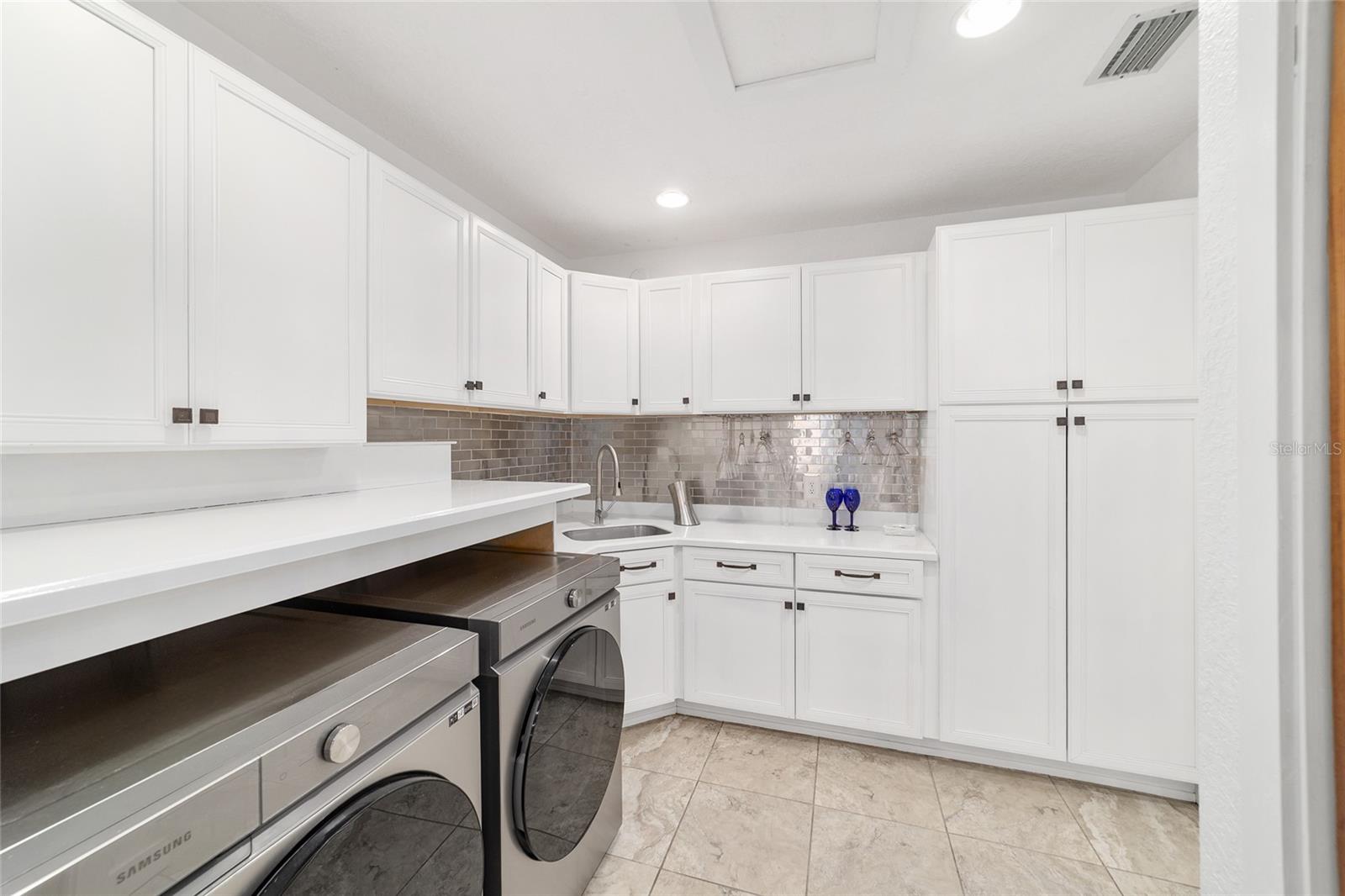 ROLLING MDWS - Residential