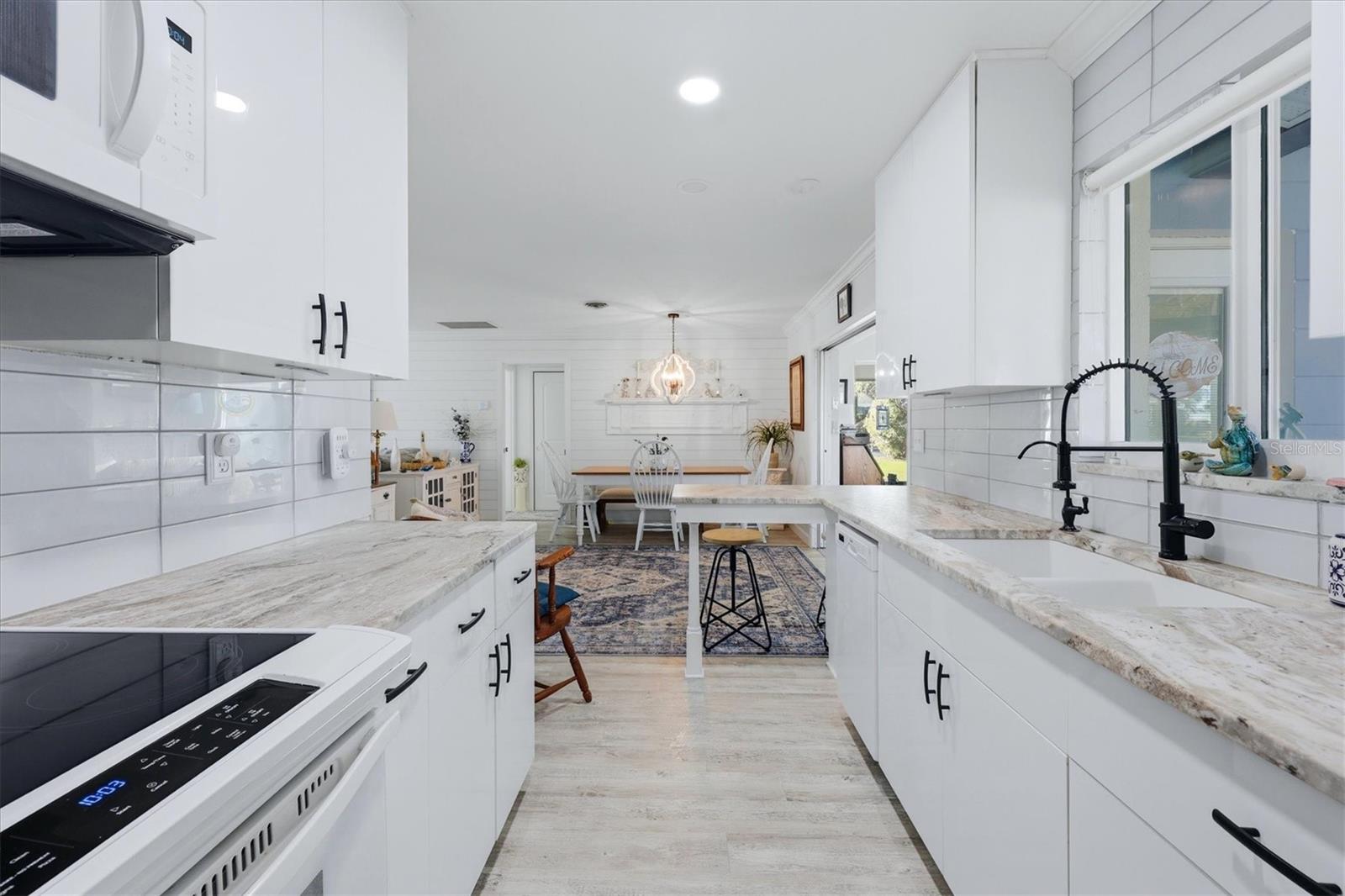 SOUTH VENICE - Residential