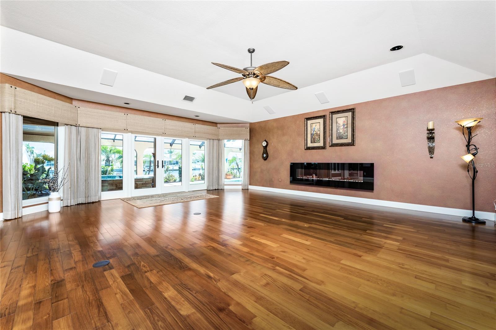 PUNTA GORDA ISLES SEC 10 - Residential