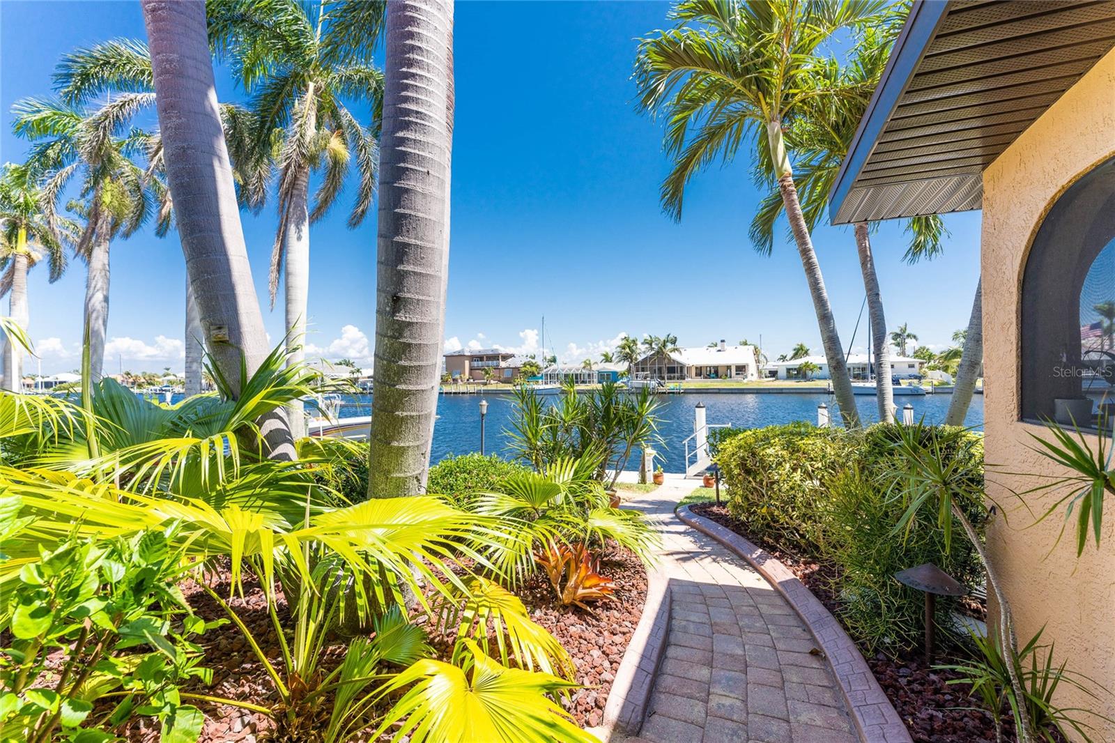 PUNTA GORDA ISLES SEC 10 - Residential