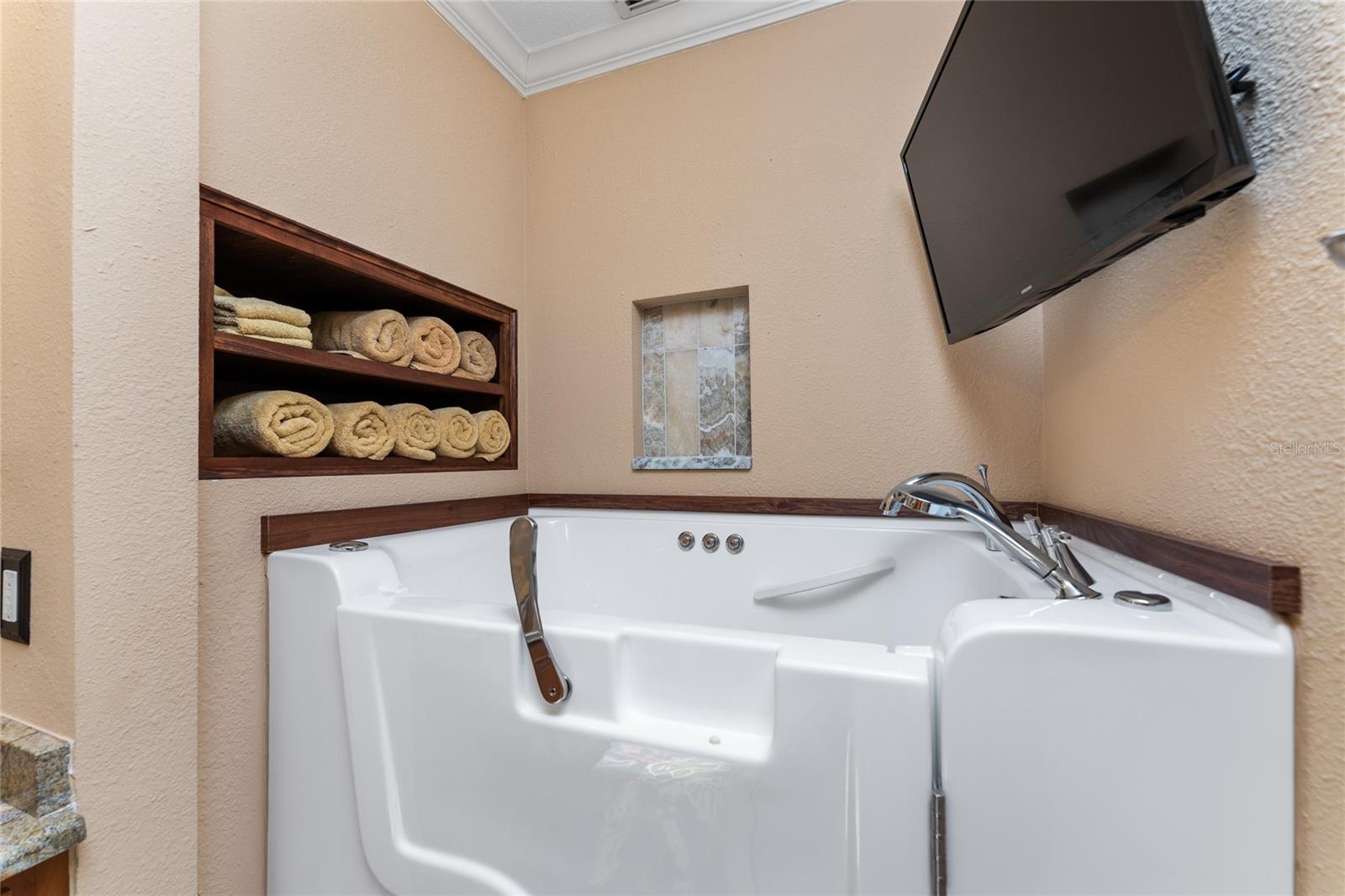 PUNTA GORDA ISLES SEC 10 - Residential