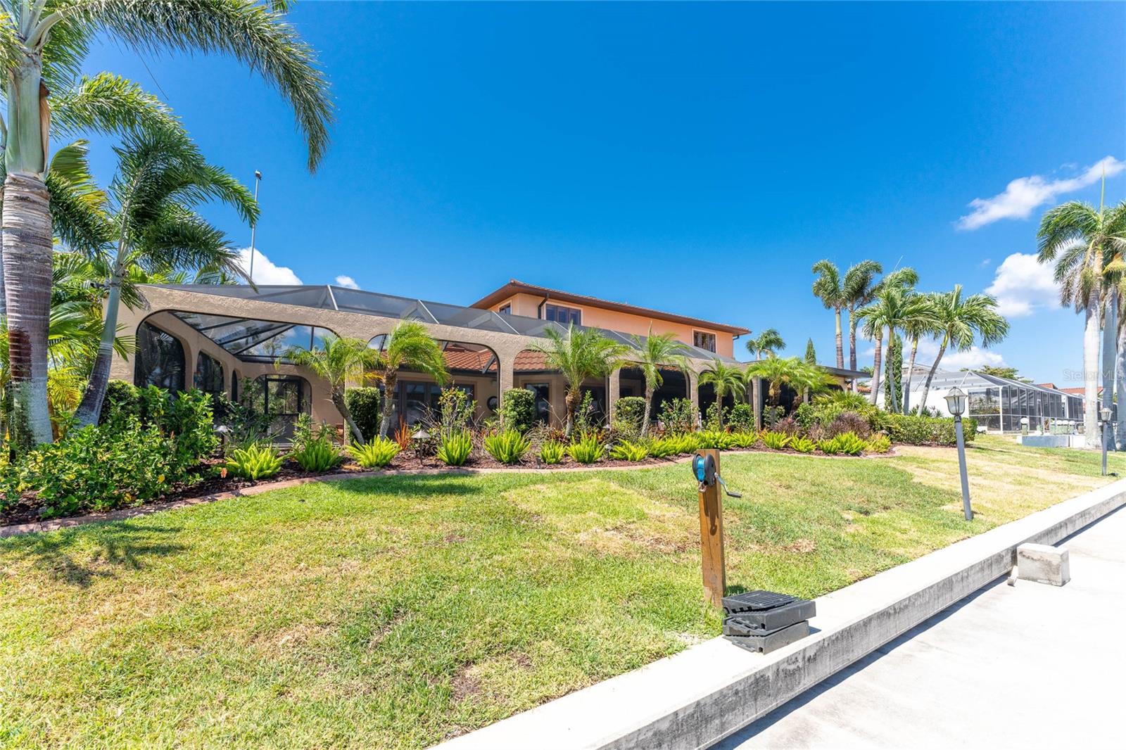 PUNTA GORDA ISLES SEC 10 - Residential