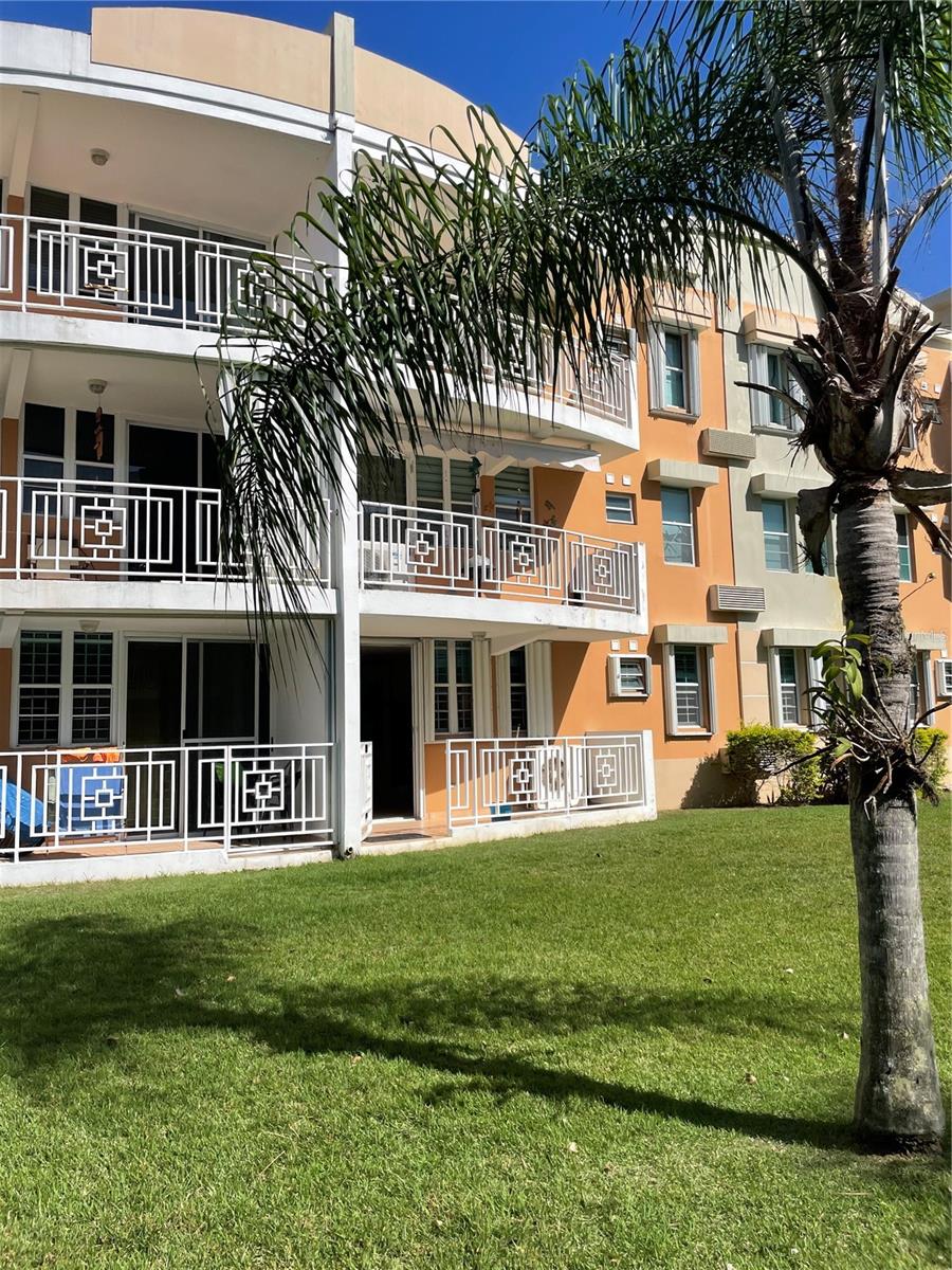 Apartment in Ocean Point – 3BR/2BA
Your private seaside retreat
Enjoy the comfort of this spacious 3-bedroom, 2-bathroom apartment, fully furnished and move-in ready – just bring your clothes!
Located on the first floor with a private balcony, it offers direct access to one of LoÃza’s most beautiful beaches, with soft Caribbean sand and plenty of lounging areas.
Key Features:
3 bedrooms | 2 bathrooms
Living room, dining area, and fully equipped kitchen
Private balcony with ocean breeze
2 side-by-side parking spaces + visitor parking
24/7 gated security
Community Amenities:
3 swimming pools surrounded by lush landscaping
Fitness center
Tennis, basketball, and beach volleyball courts
3 gazebos with BBQ areas
Playground
Controlled access with 24-hour security
Peaceful lifestyle – no short-term rentals allowed
Perfect for those seeking a home by the sea with all the comforts of a resort, in a private and secure setting.