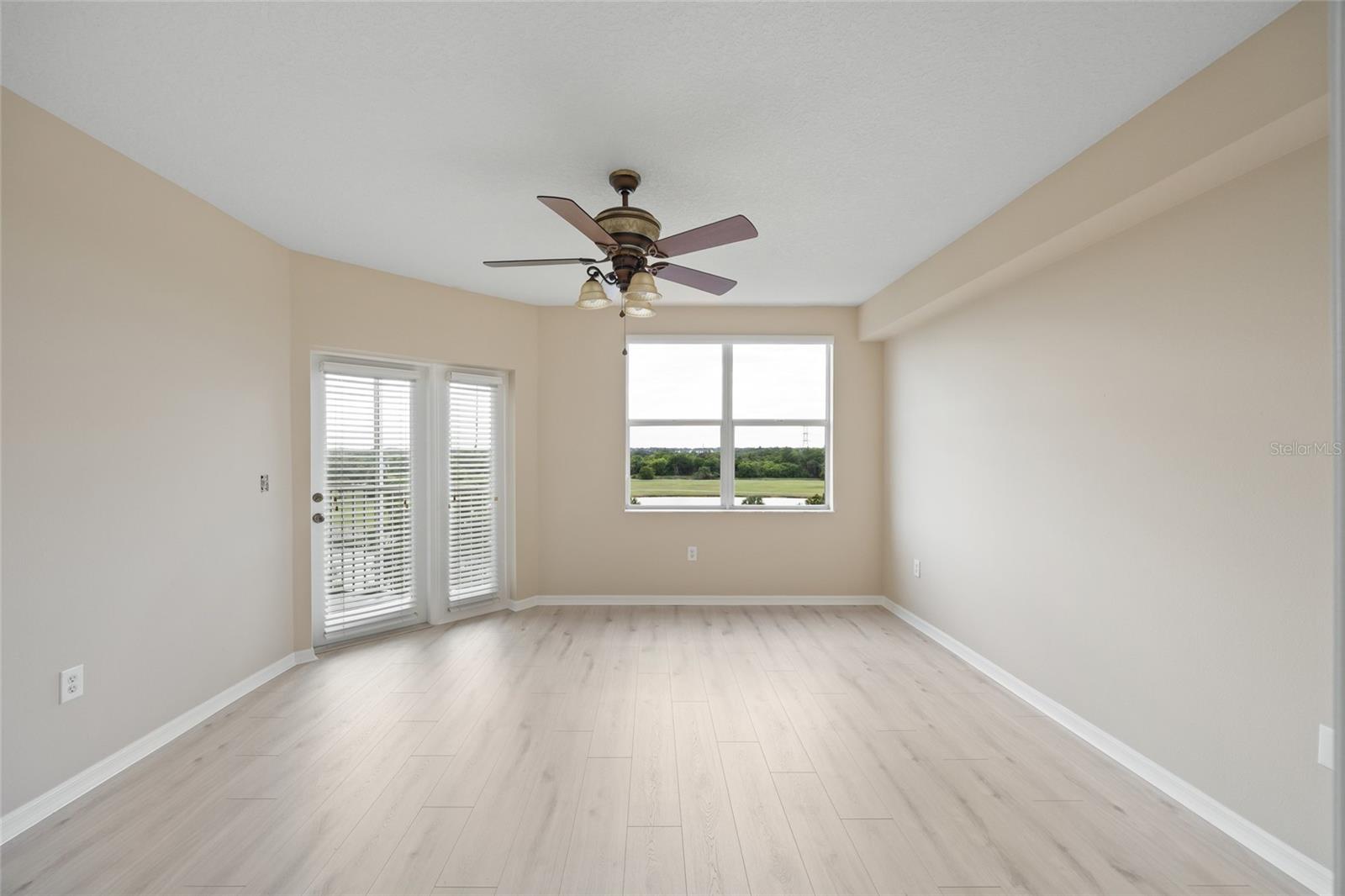 COUNTRY CLUB CONDO AT EAST BAY - Residential
