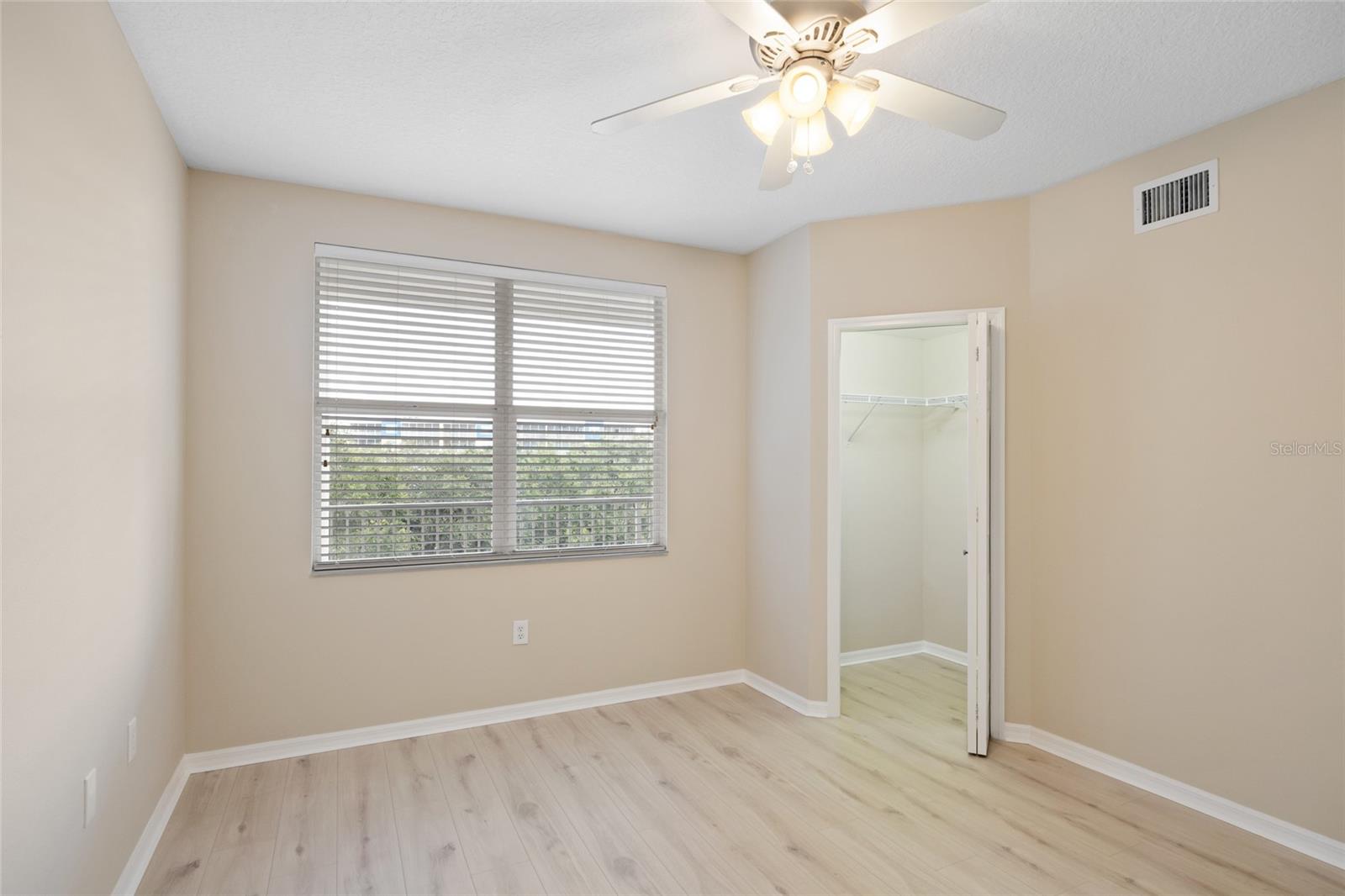 COUNTRY CLUB CONDO AT EAST BAY - Residential