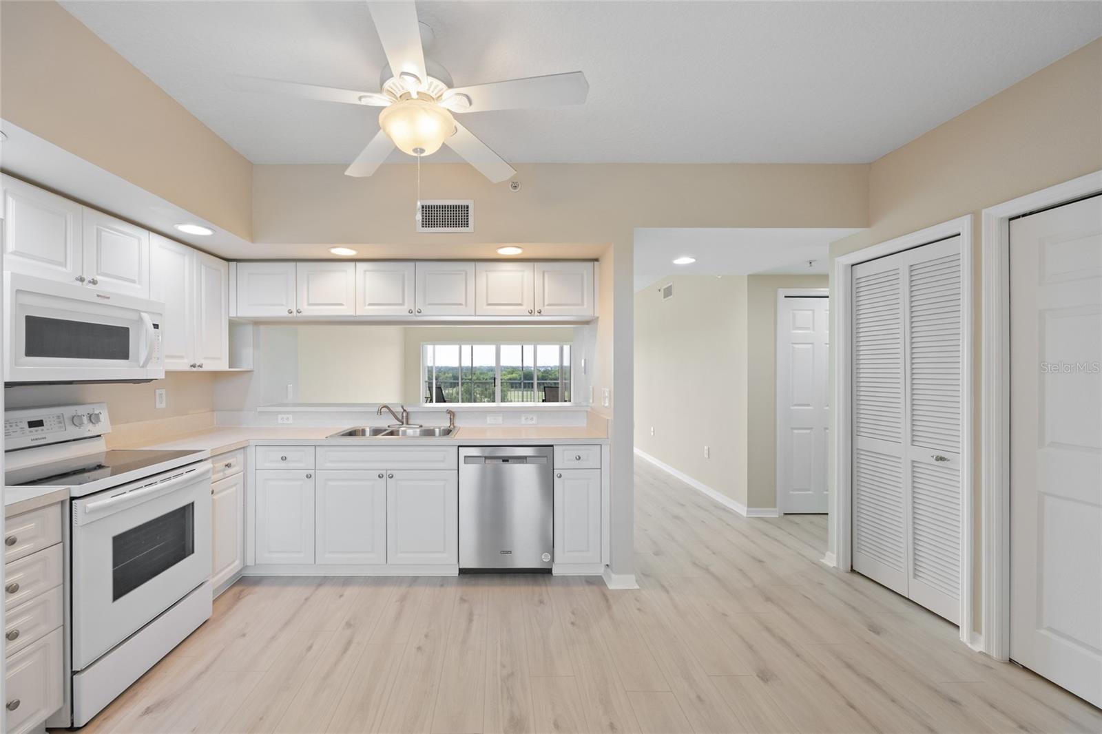 COUNTRY CLUB CONDO AT EAST BAY - Residential