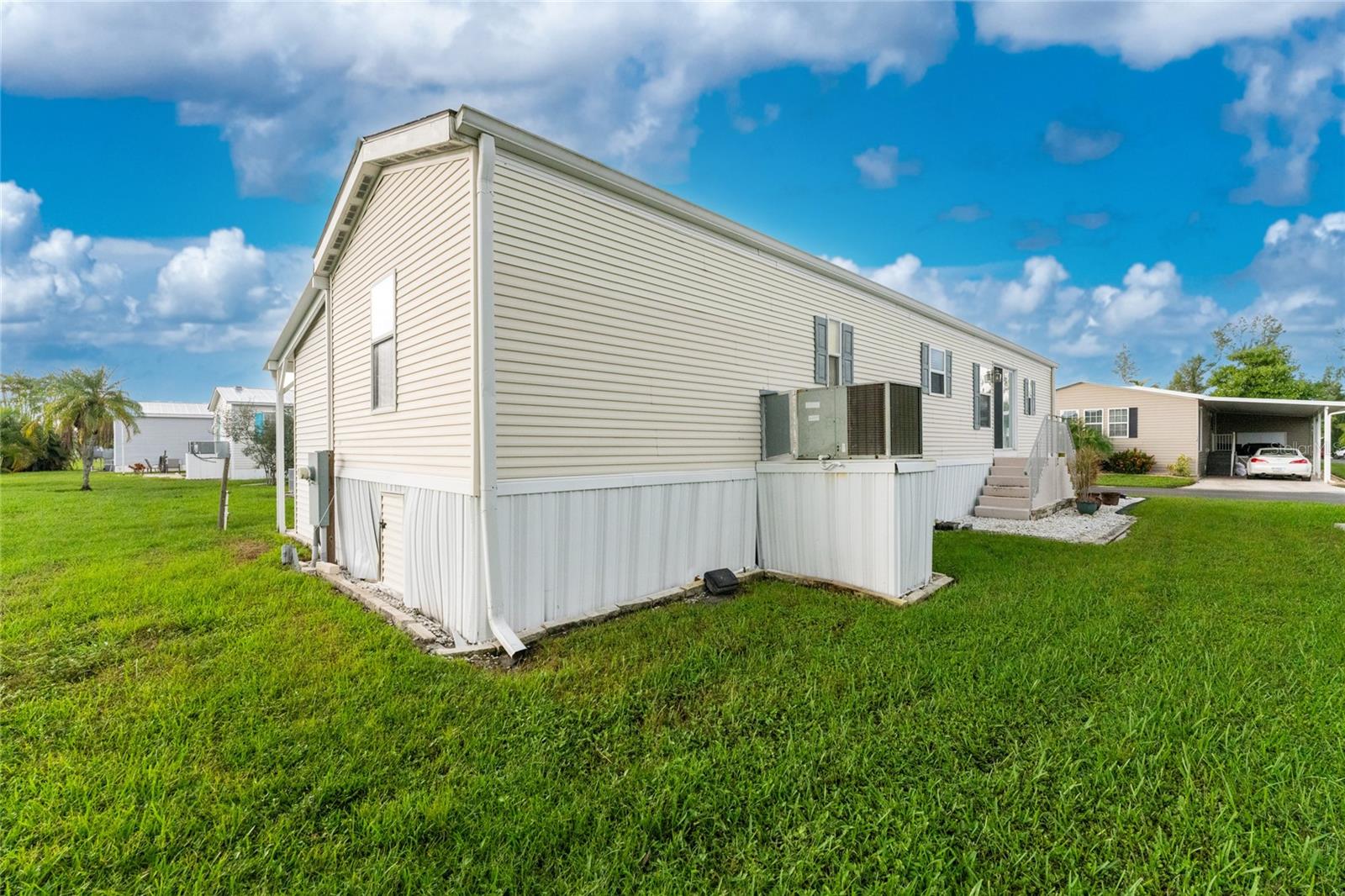 RIVER FOREST MHP - Residential