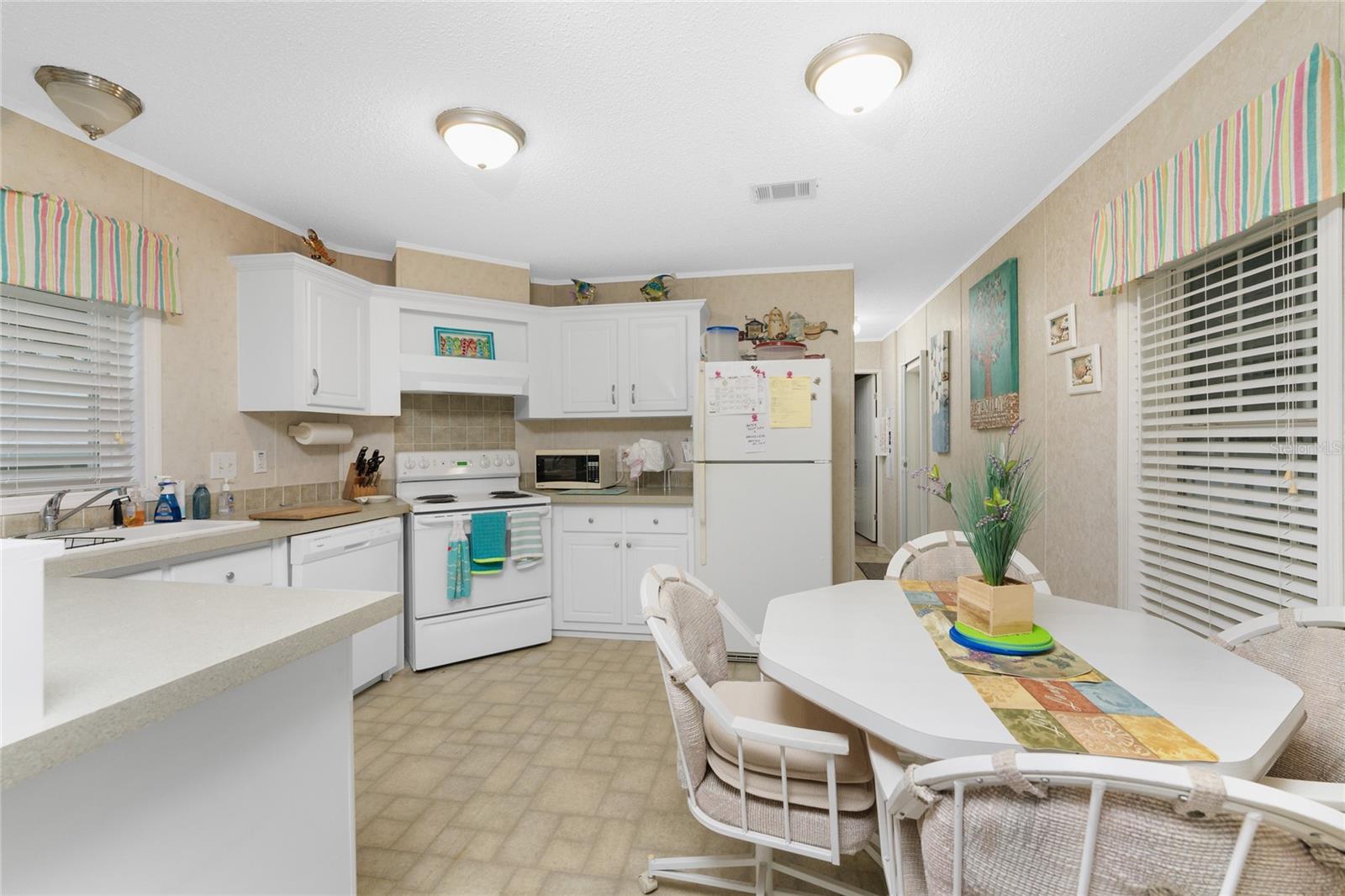 RIVER FOREST MHP - Residential