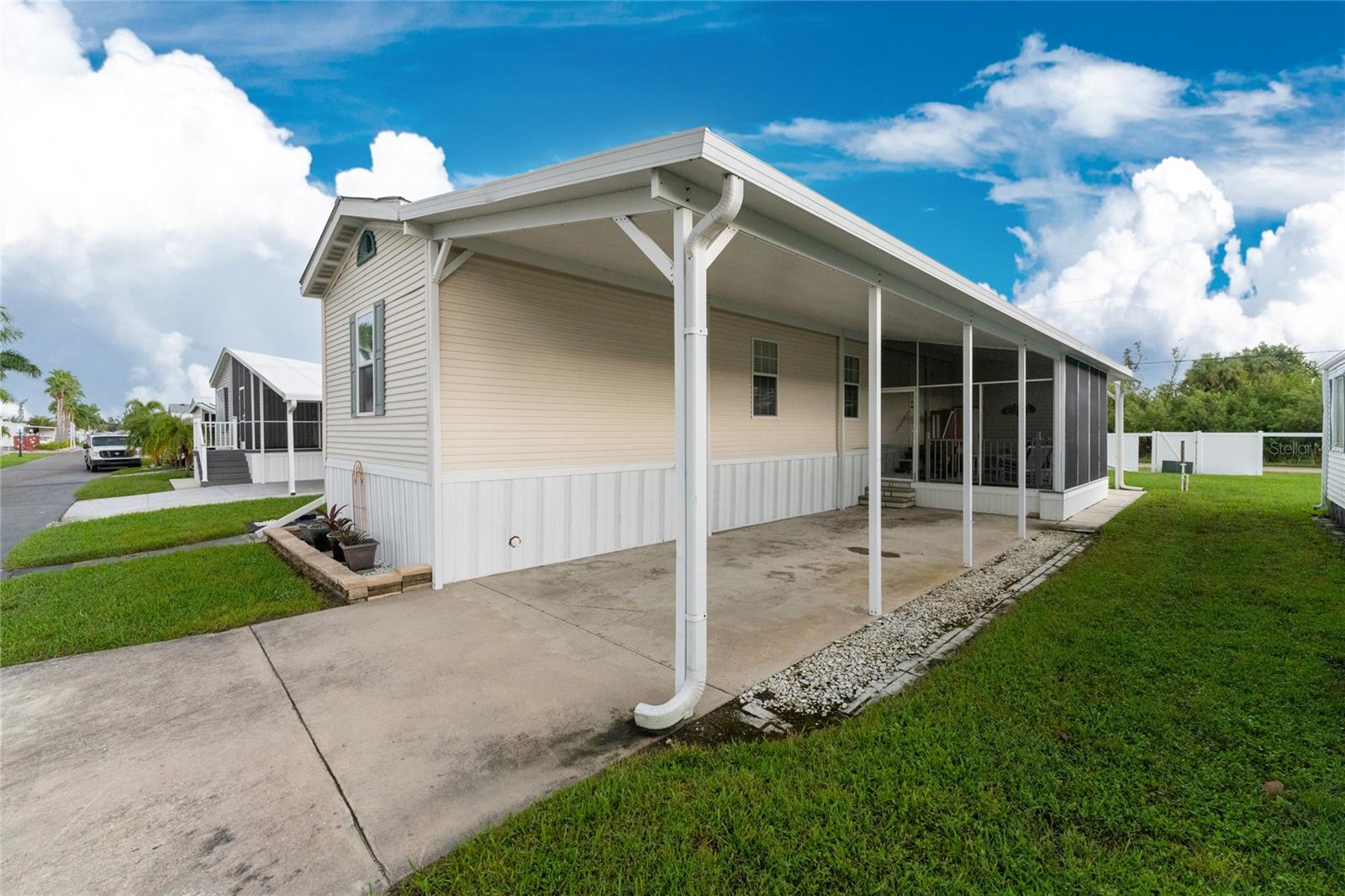 RIVER FOREST MHP - Residential