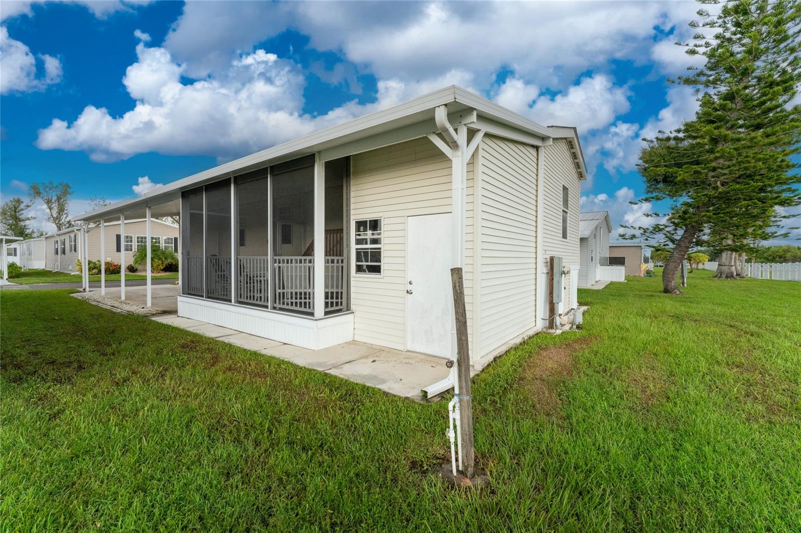 RIVER FOREST MHP - Residential