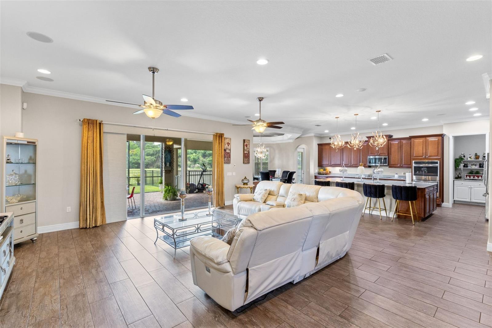 BELLALAGO PH 6H & 6I - Residential